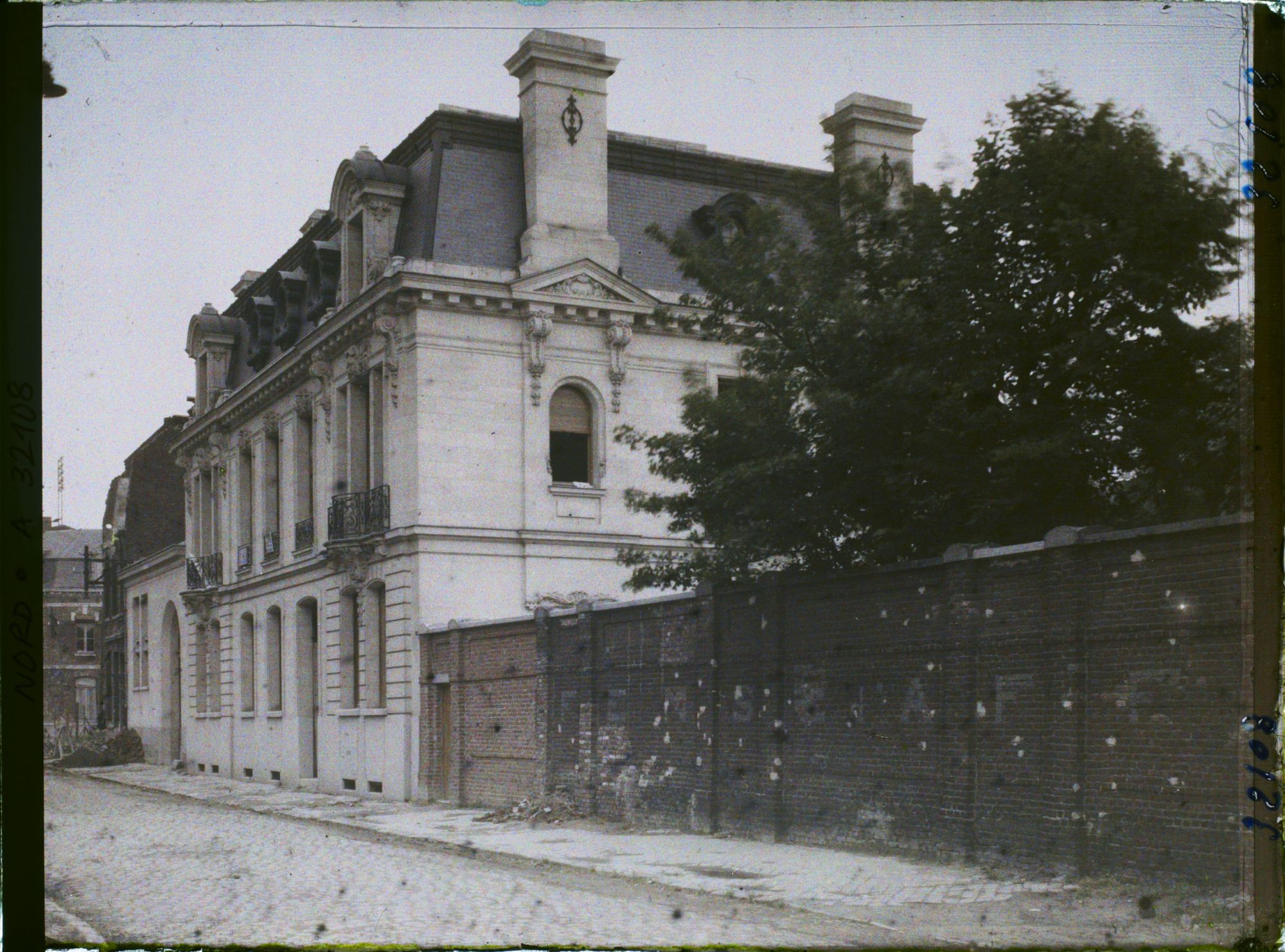 Image représentant France, Armentières, Grande maison reconstruite