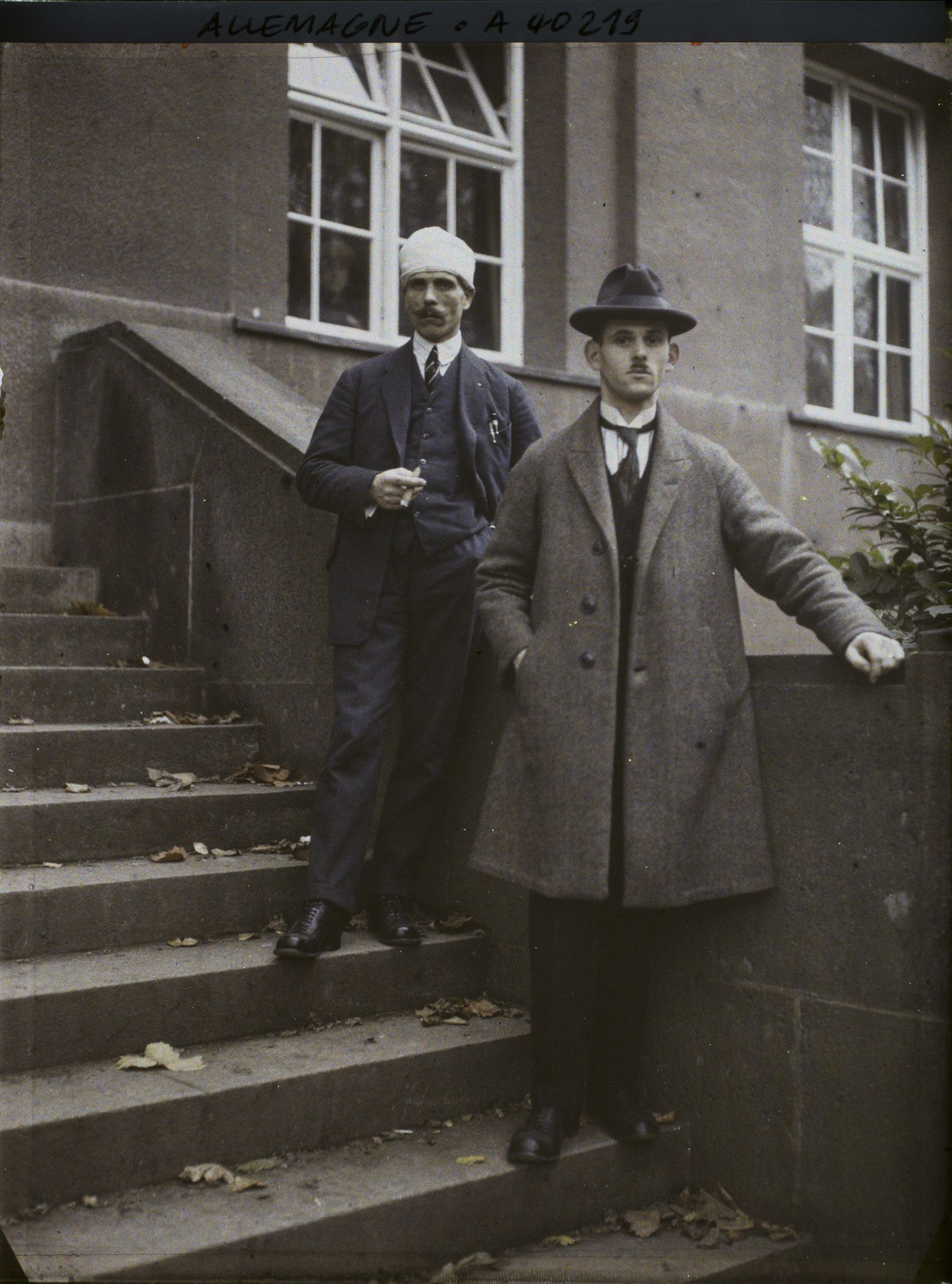 Image représentant Prusse, Düren, Mr Mennicken, exécutif de Düren, Mr Jorres, Chef milice republicaine blessé