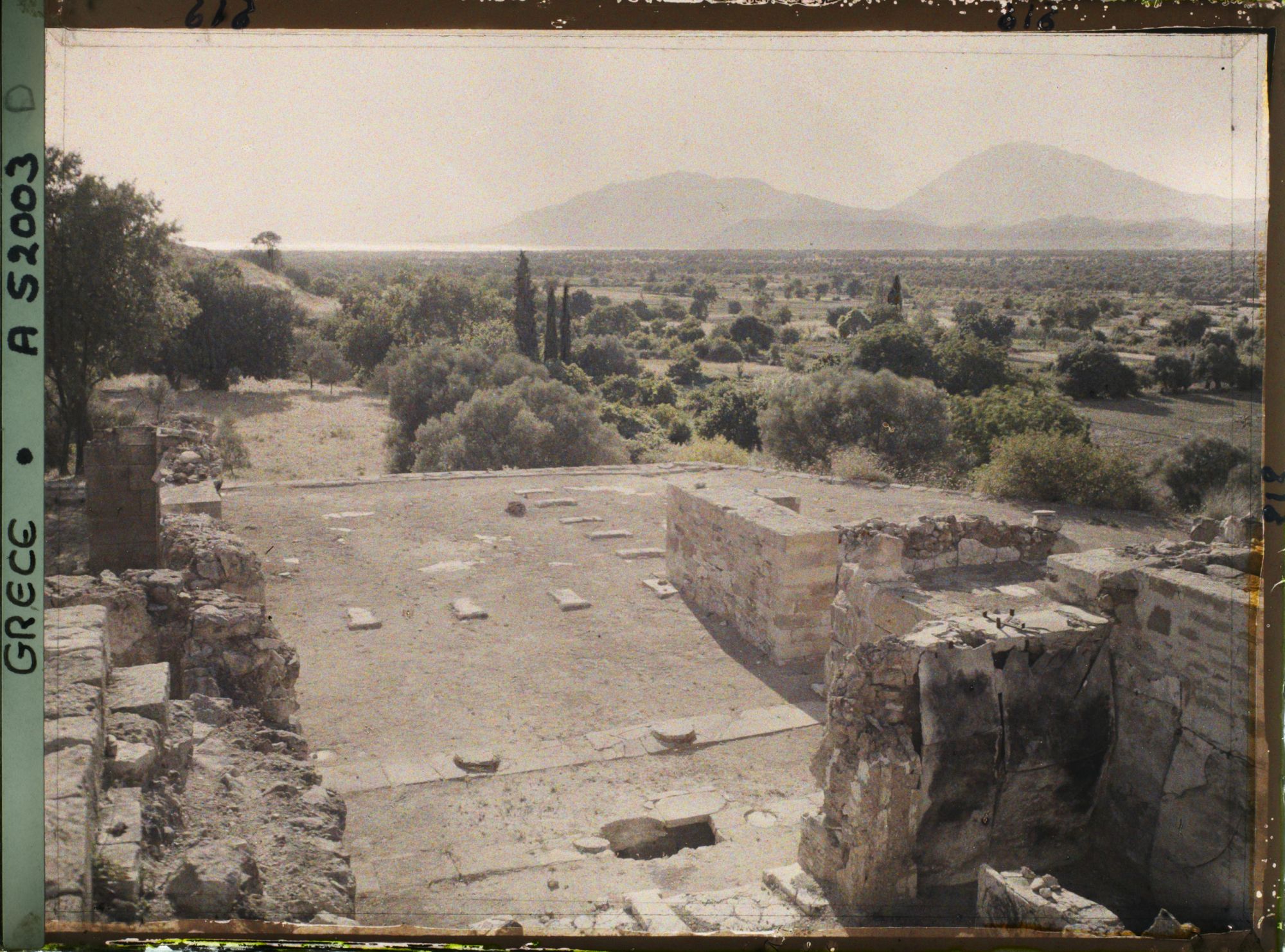 Image représentant Le Megaron (appartement royal ?) (Palais à Megaron, dans la partie nord de l"esplanade dite "des chapelles" ?)