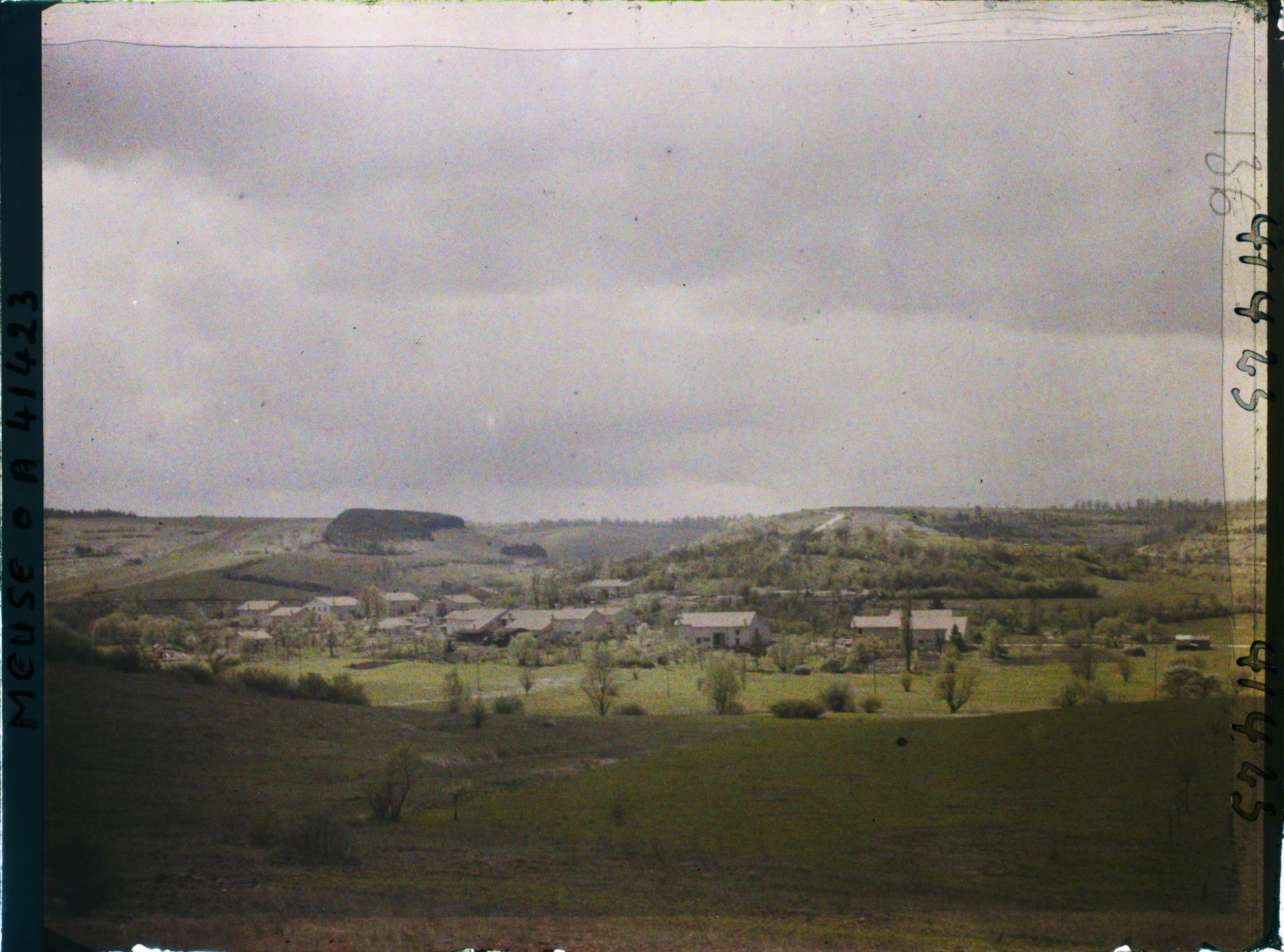 Image représentant France, St Rémy, Vue gle de St Rémy, côte de Senoux et Bois Haut