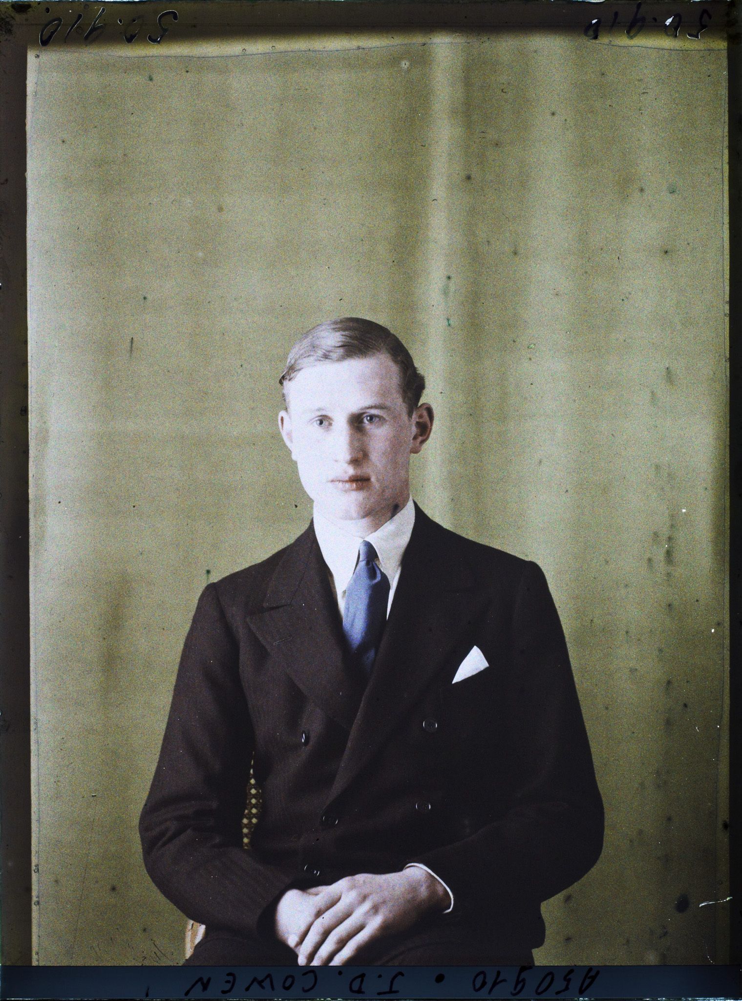 Image représentant Monsieur  https://musee-albert-kahn.s-museum.fr/home/NWQ2OTAwYzNmYjZlZTk1ZWQwODJmMjY4L2dlbmVyaWMtbm90aWNlLXRhYi9hdXRob3JpdHkvNjE3YTc5ZjVjZjhiODk2OGIzMzM3ZDIx/5d6900c3fb6ee95ed082f268/generic-notice-tab/authority/617a79ebcf8b8968b3336b10 J.D. Cowen