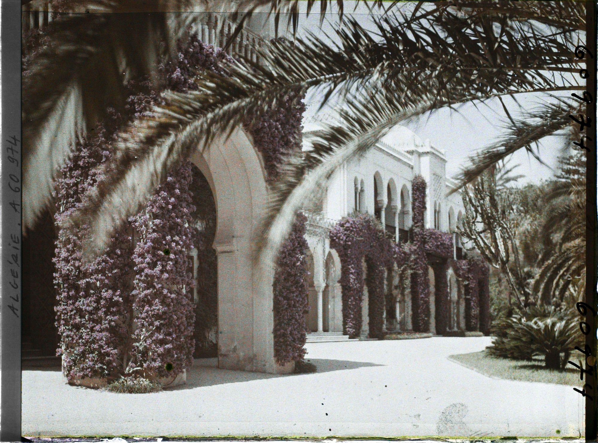 Image représentant La façade du palais d'été du Gouverneur