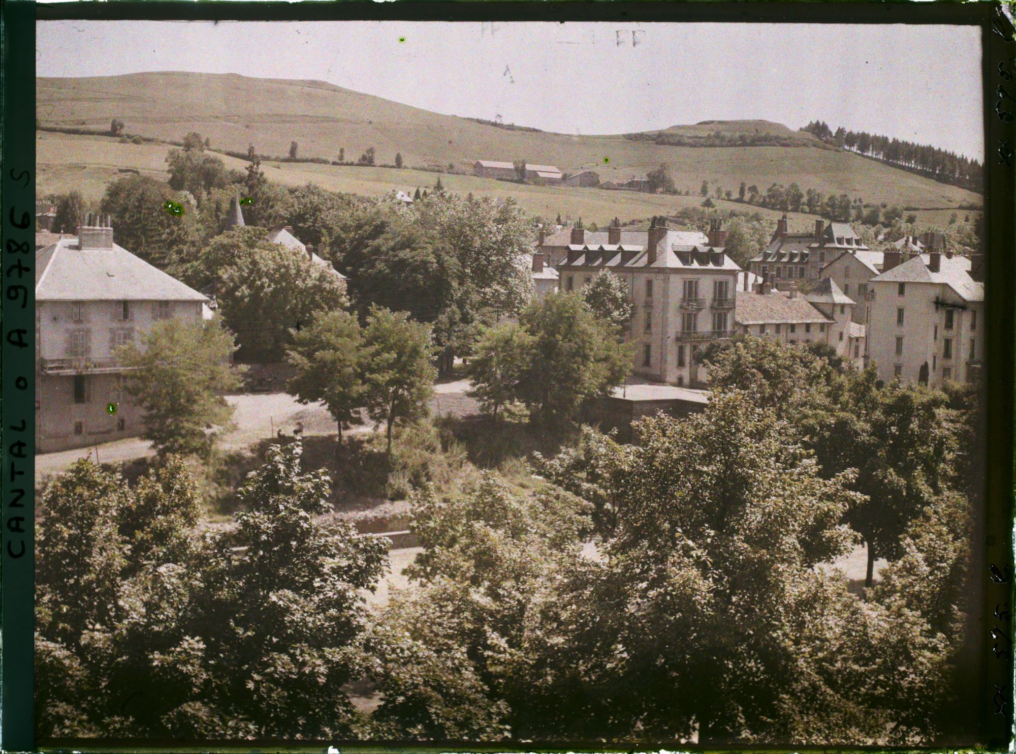 Image représentant Panorama de la ville, vue prise depuis l'actuelle avenue Gambetta vers le Pont Bourbon