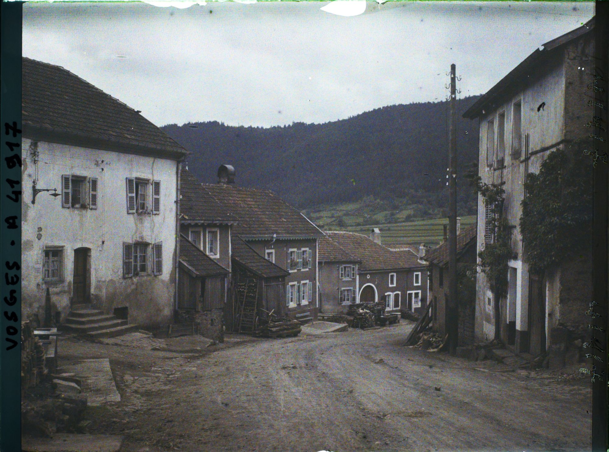 Image représentant France, Raon s/Plaine, Une rue du Village