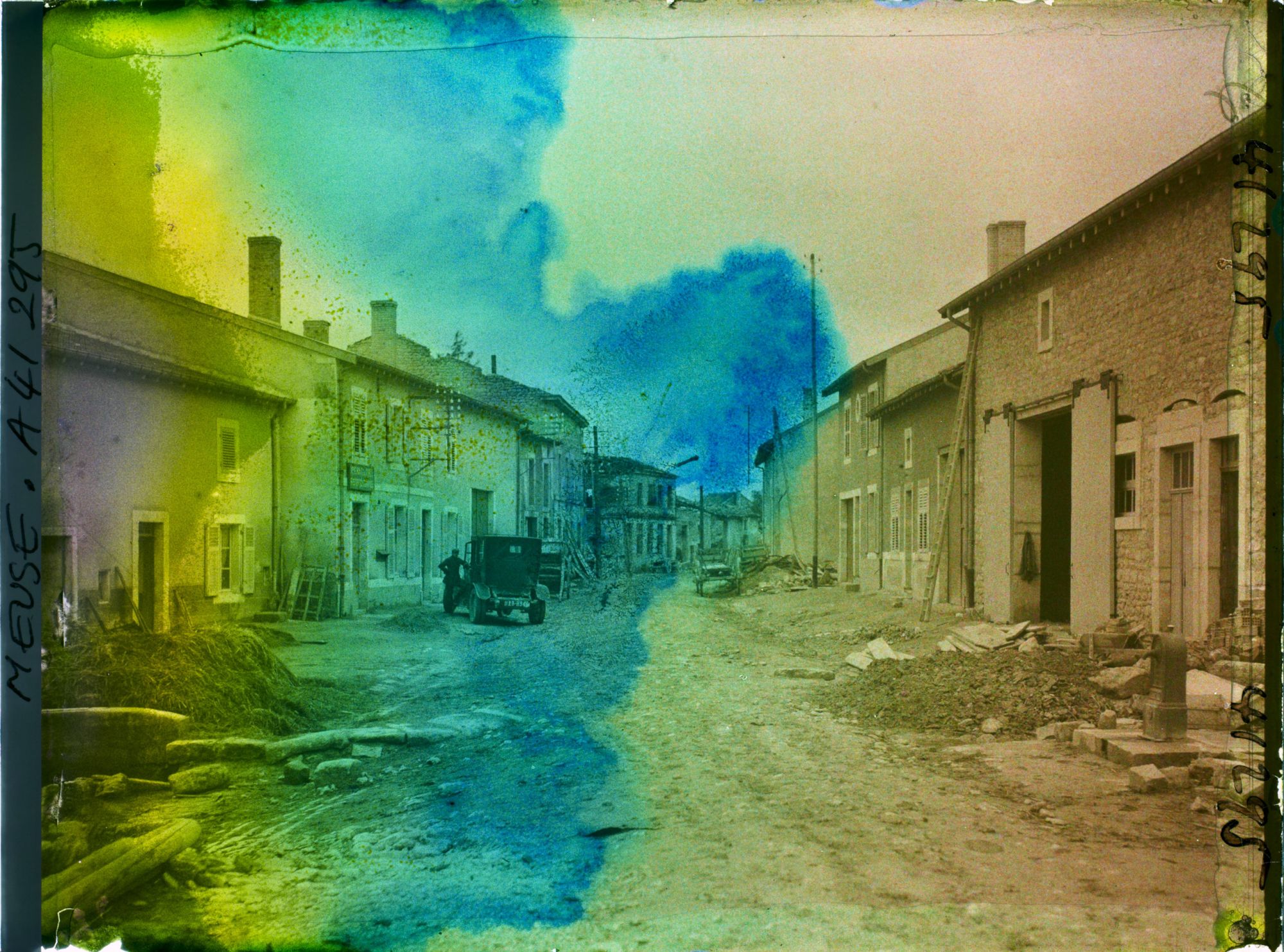 Image représentant France, Apremont (Woëvre), Une rue