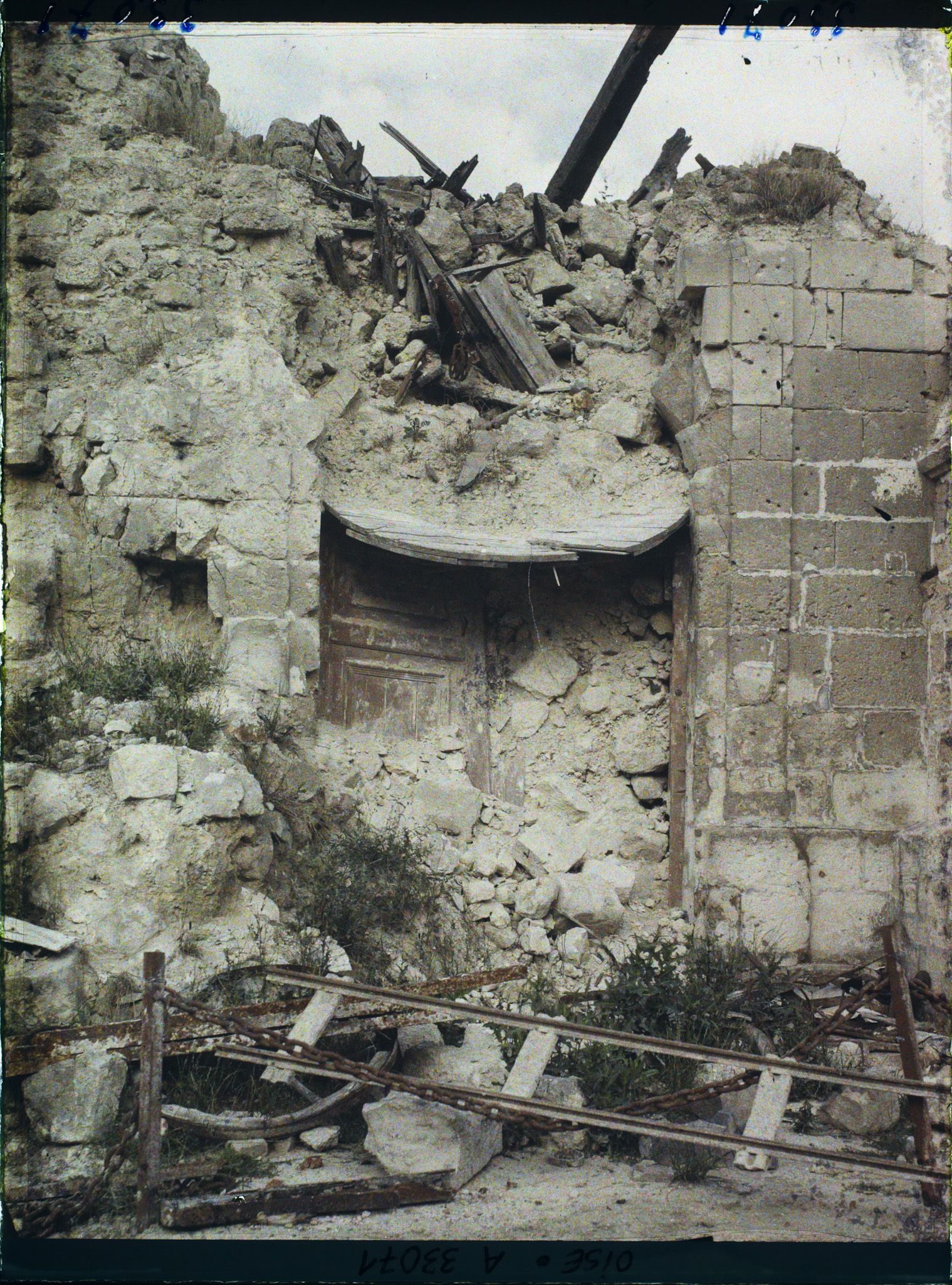 Image représentant France, Lassigny, La Porte de l'Eglise