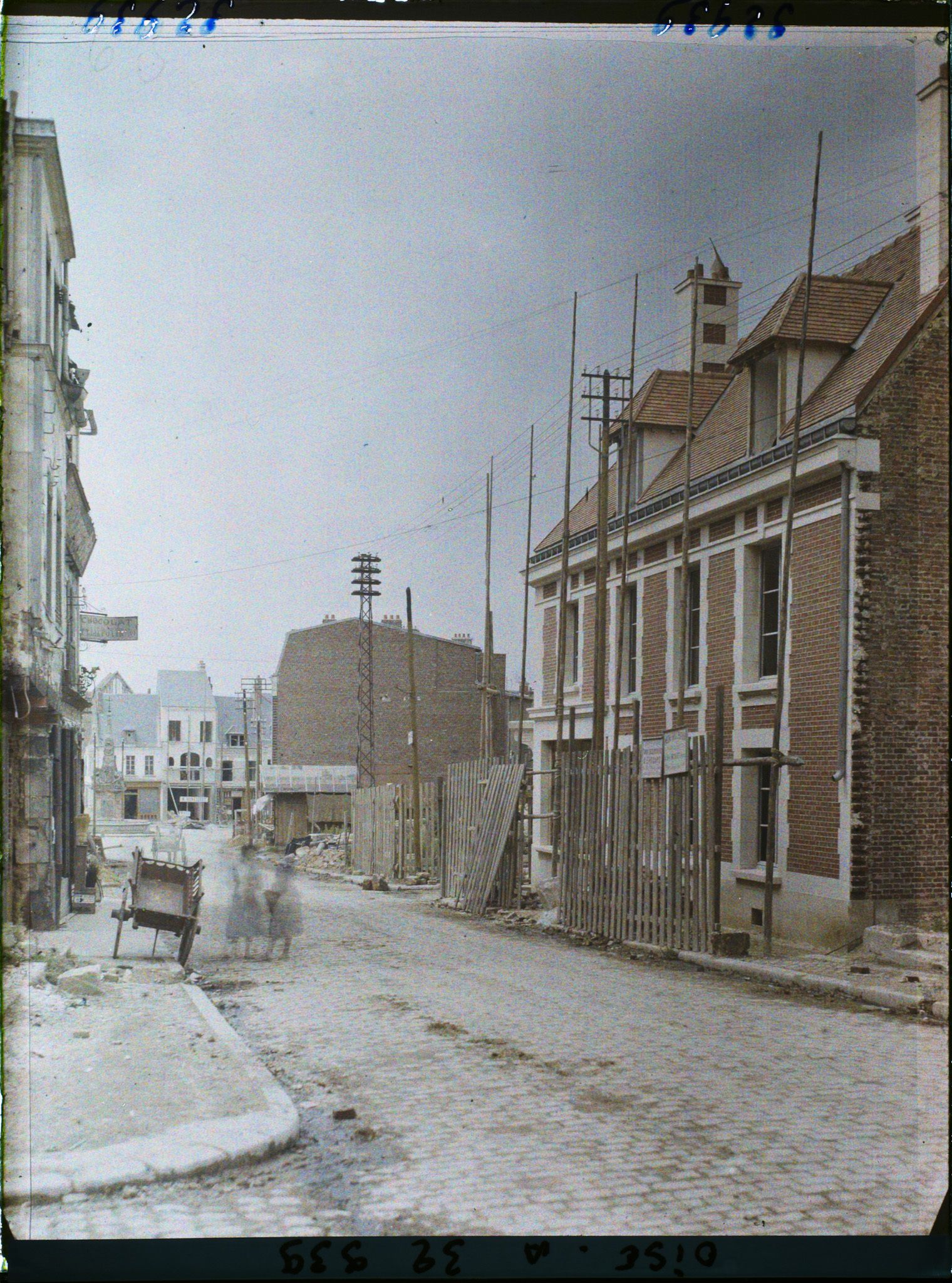 Image représentant France, Noyon, Un aspect de la rue du Nord