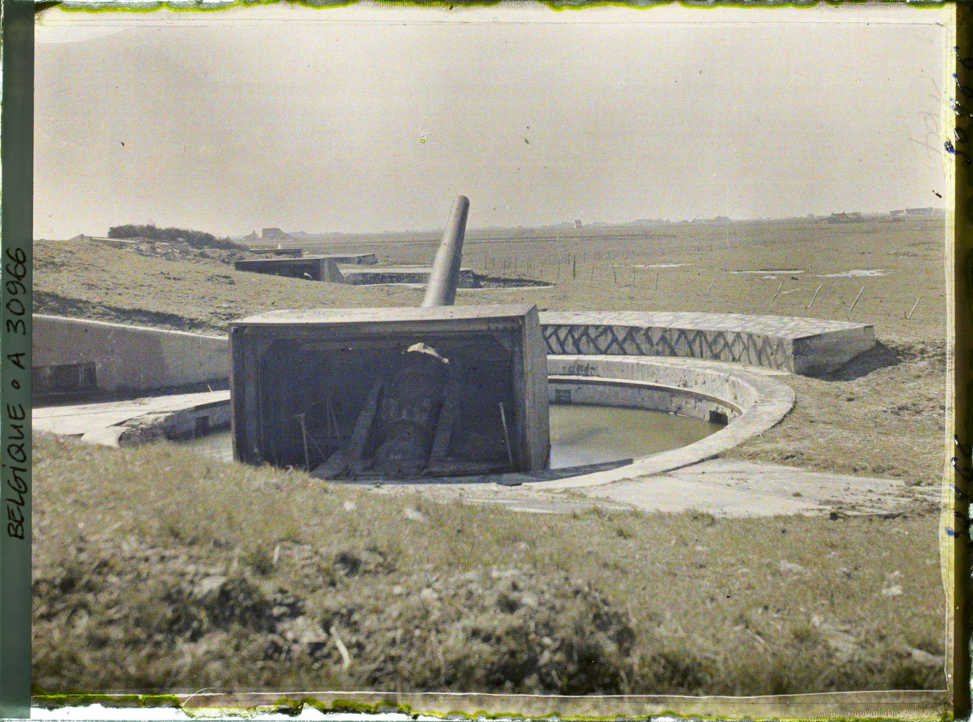 Image représentant Belgique, Middelkerke-Mariakerke, Batterie Tirpitz - Autre aspect de la Batterie