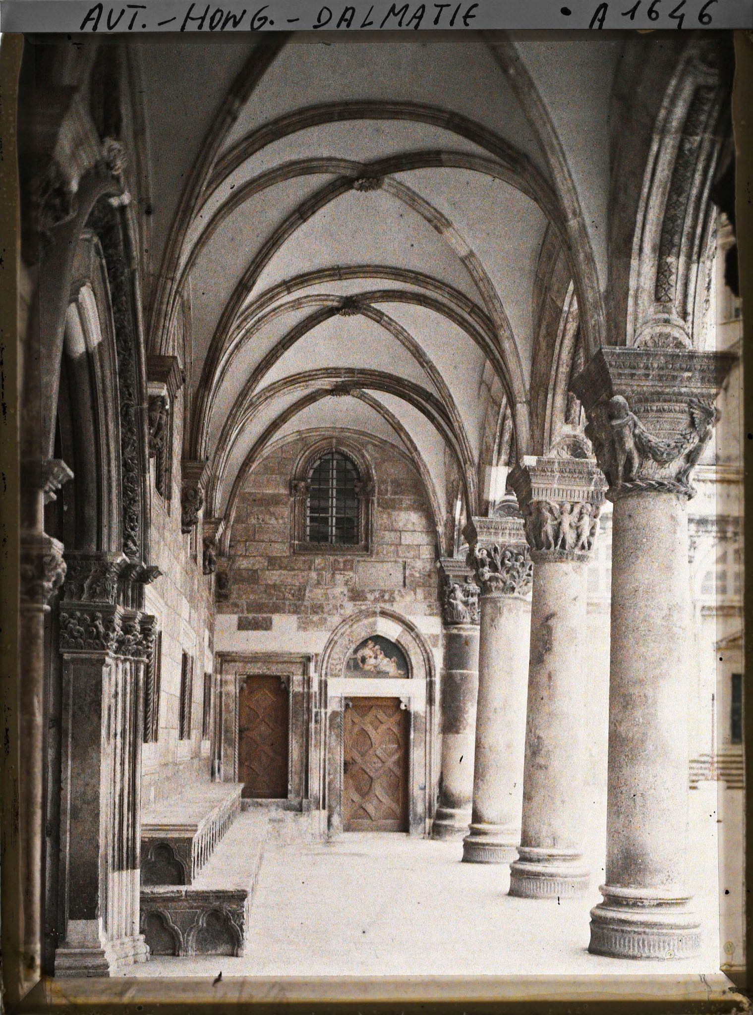 Image représentant Colonnade du Palais des Recteurs