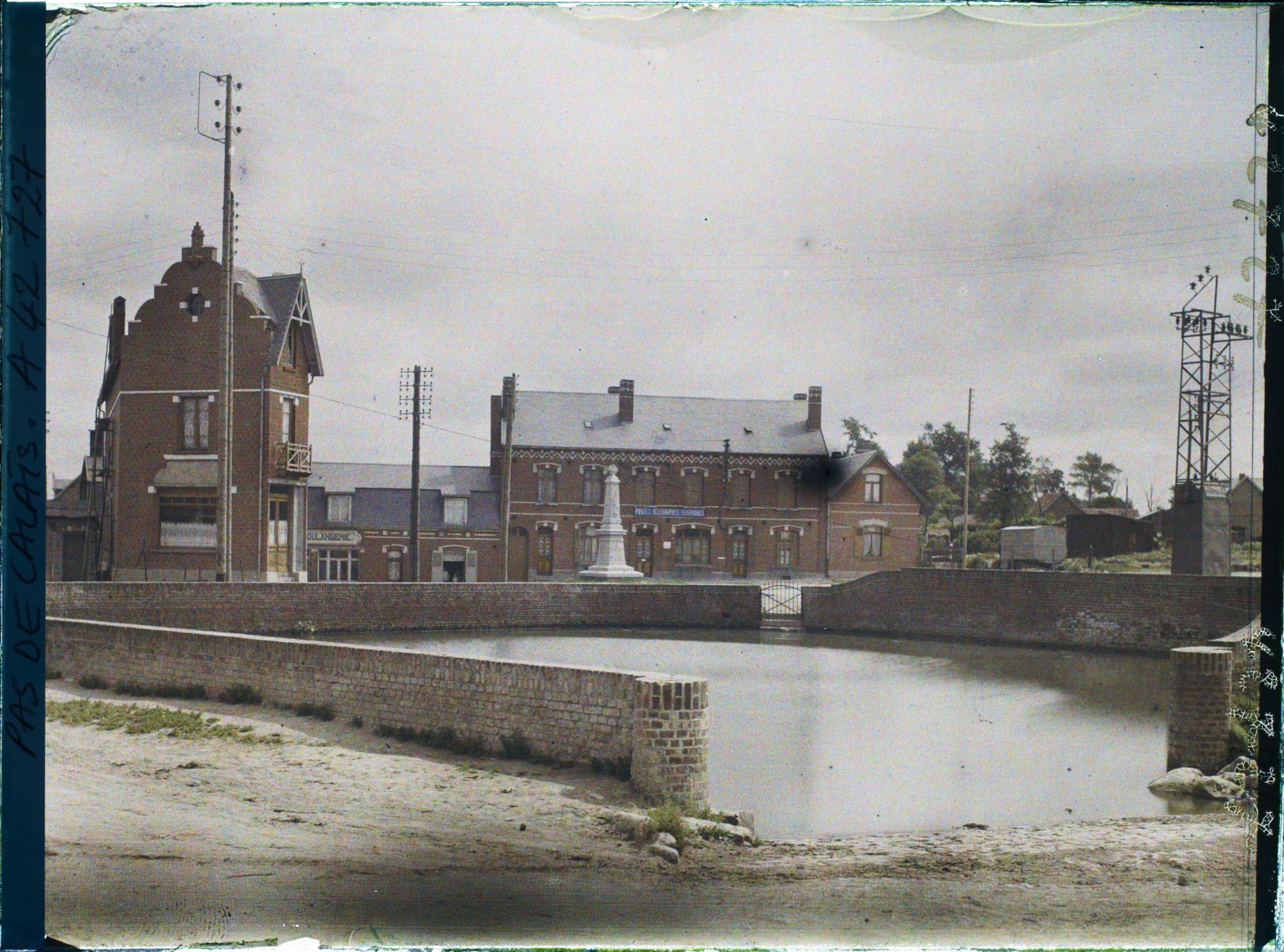 Image représentant France, Achiet, La Grande Place et l'Abreuvoir