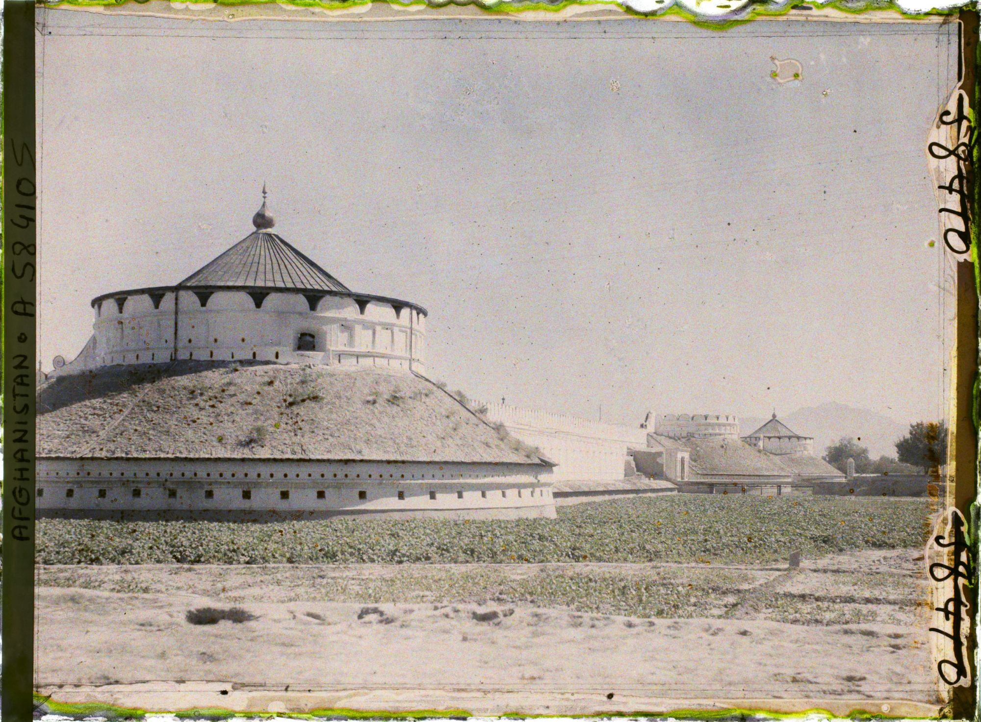 Image représentant Tour d'angle de l'enceinte de l'Arg (citadelle abritant le Palais royal)