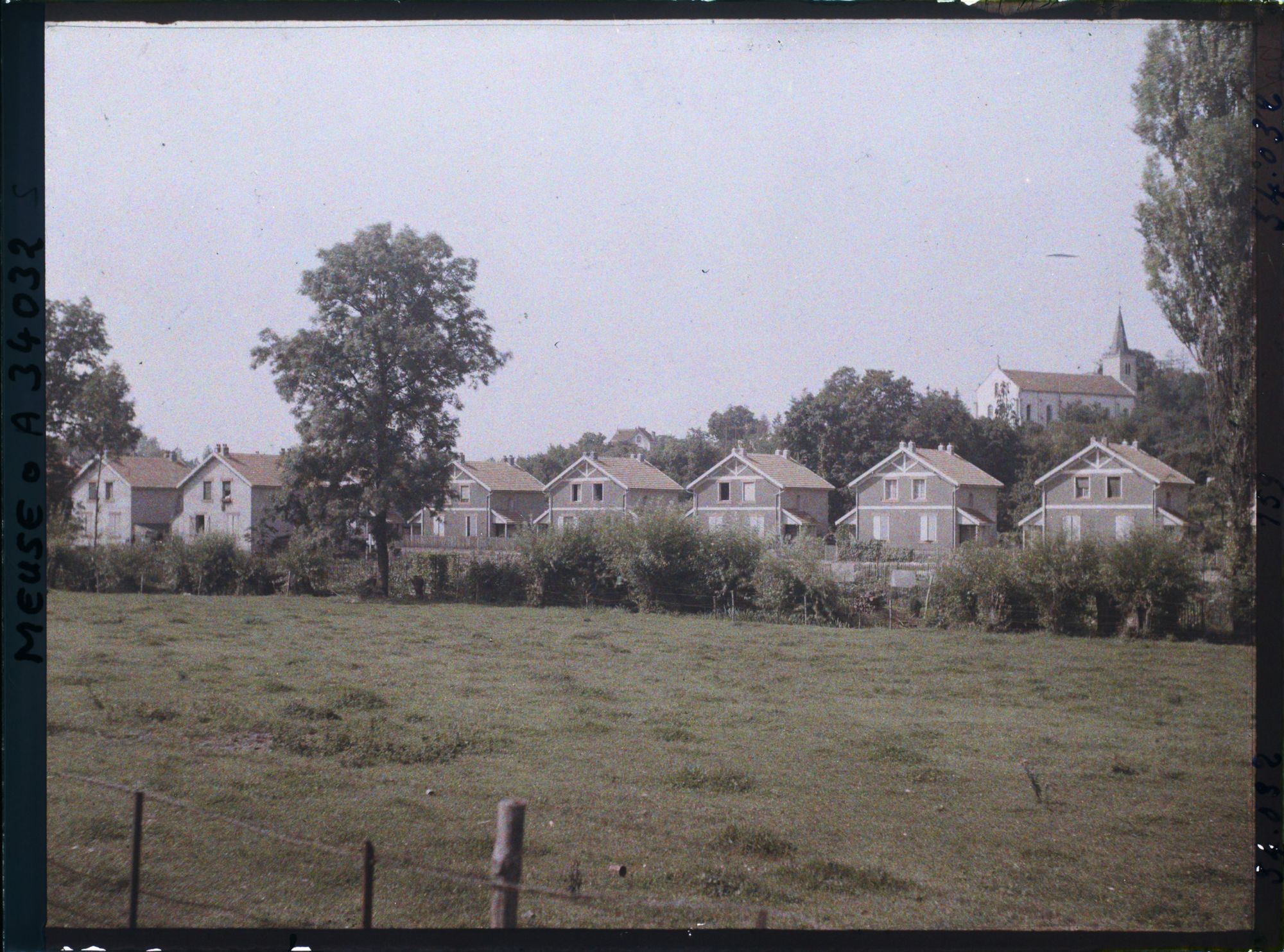 Image représentant France, Glorieux, Vue d'ensemble sur le Village reconstruit