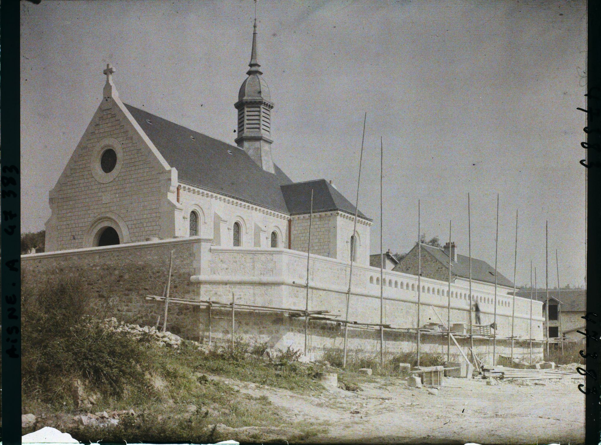 Image représentant France, Chavonne, Ensemble de l'Eglise