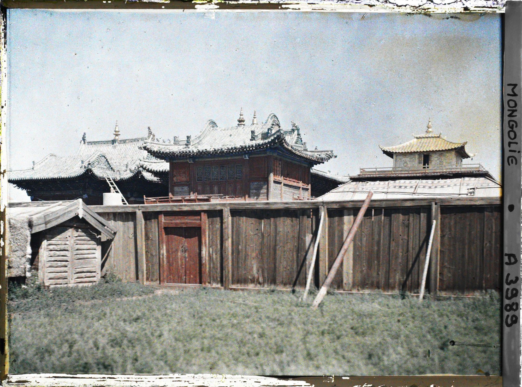 Image représentant Les bâtiments de la " résidence du Saint " (Bogdiin ord örgöö) du monastère de Gandantegchinlin