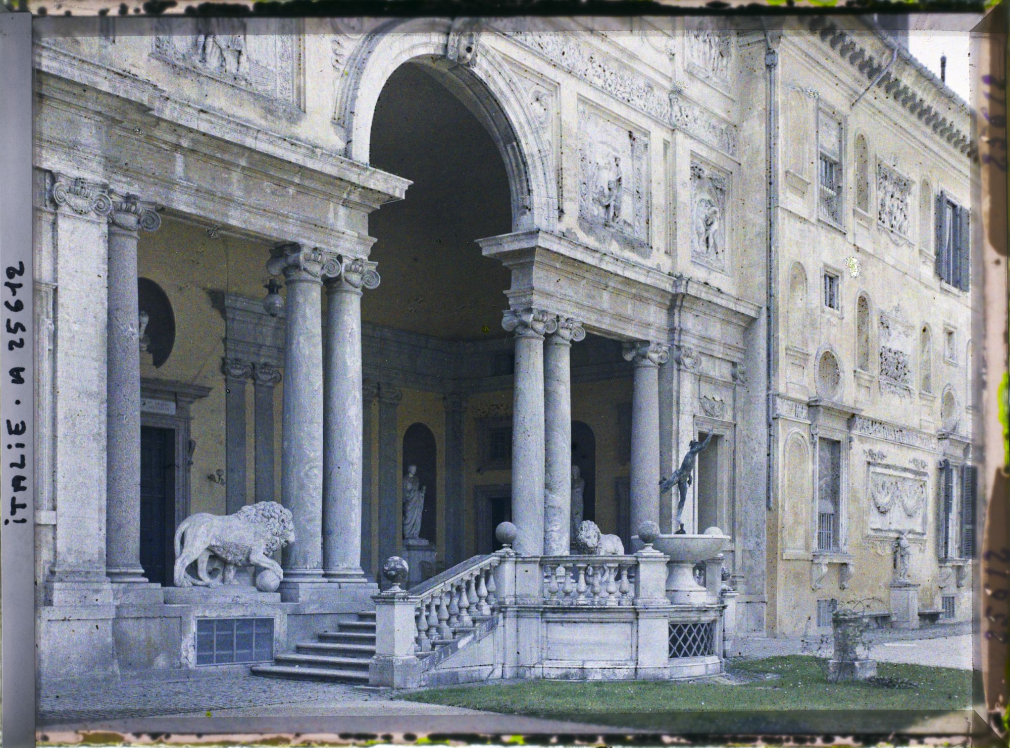 Image représentant Détail de la façade de la villa Médicis