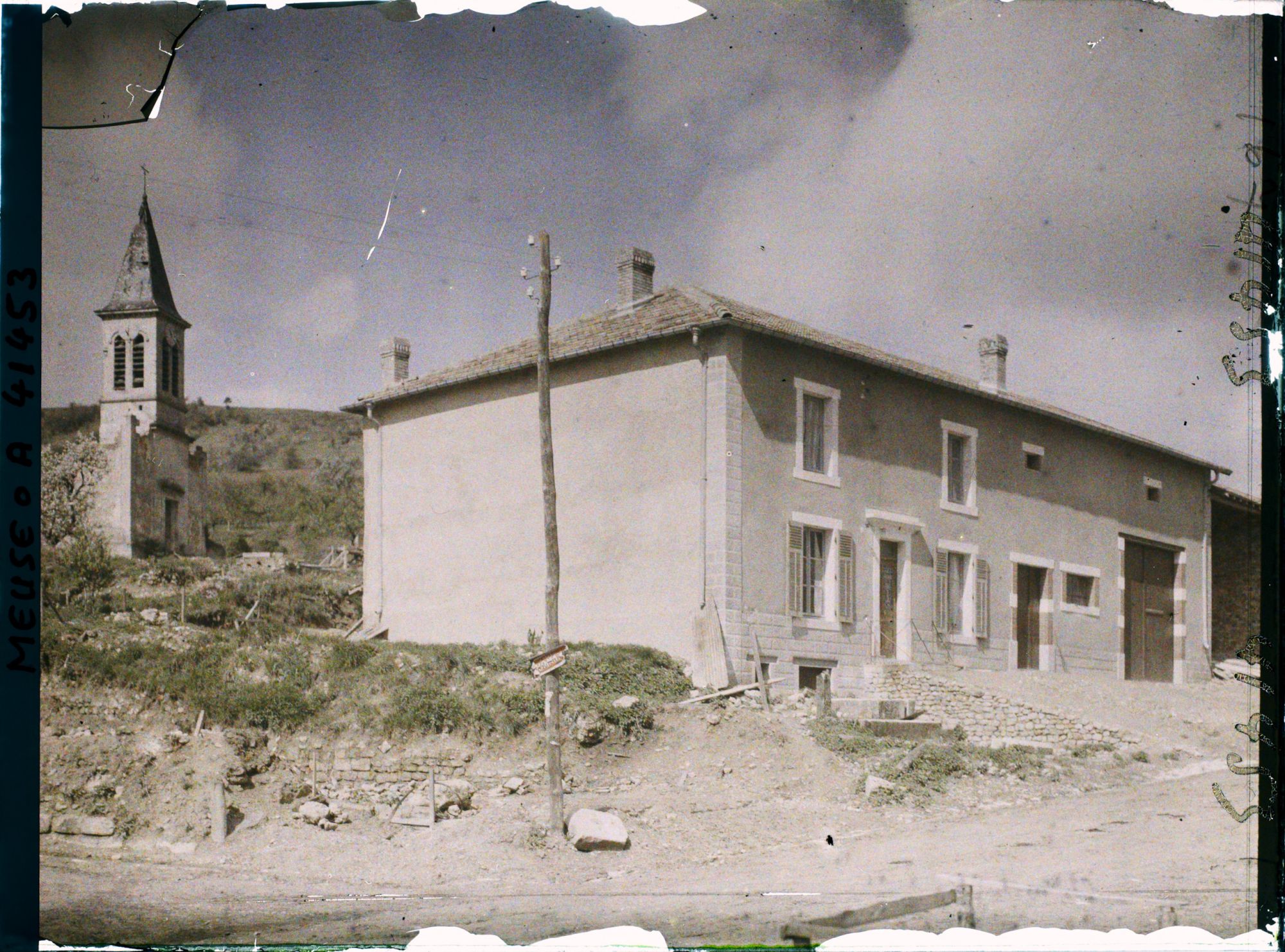 Image représentant France, Montsec (Woëvre), Grande Rue et Ruines de l'Eglise