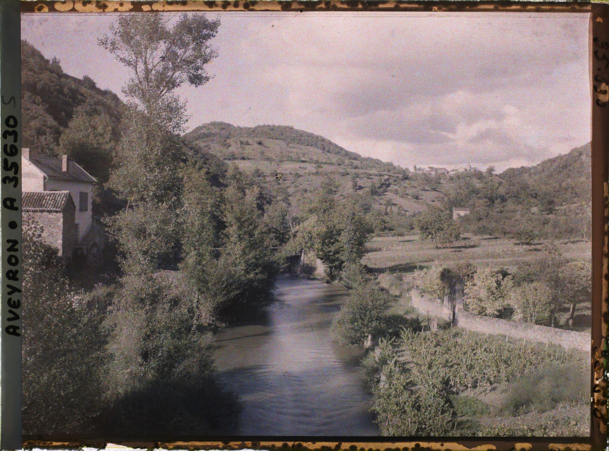 Image représentant La vallée de l'Alzou au niveau de Boscaud