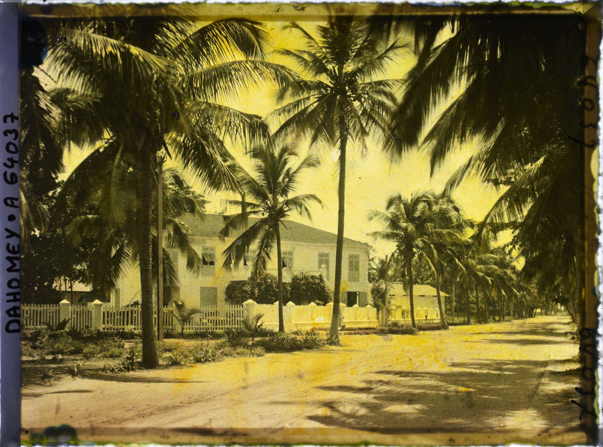 Image représentant L'avenue de la Chambre de Commerce (?) dans le quartier européen