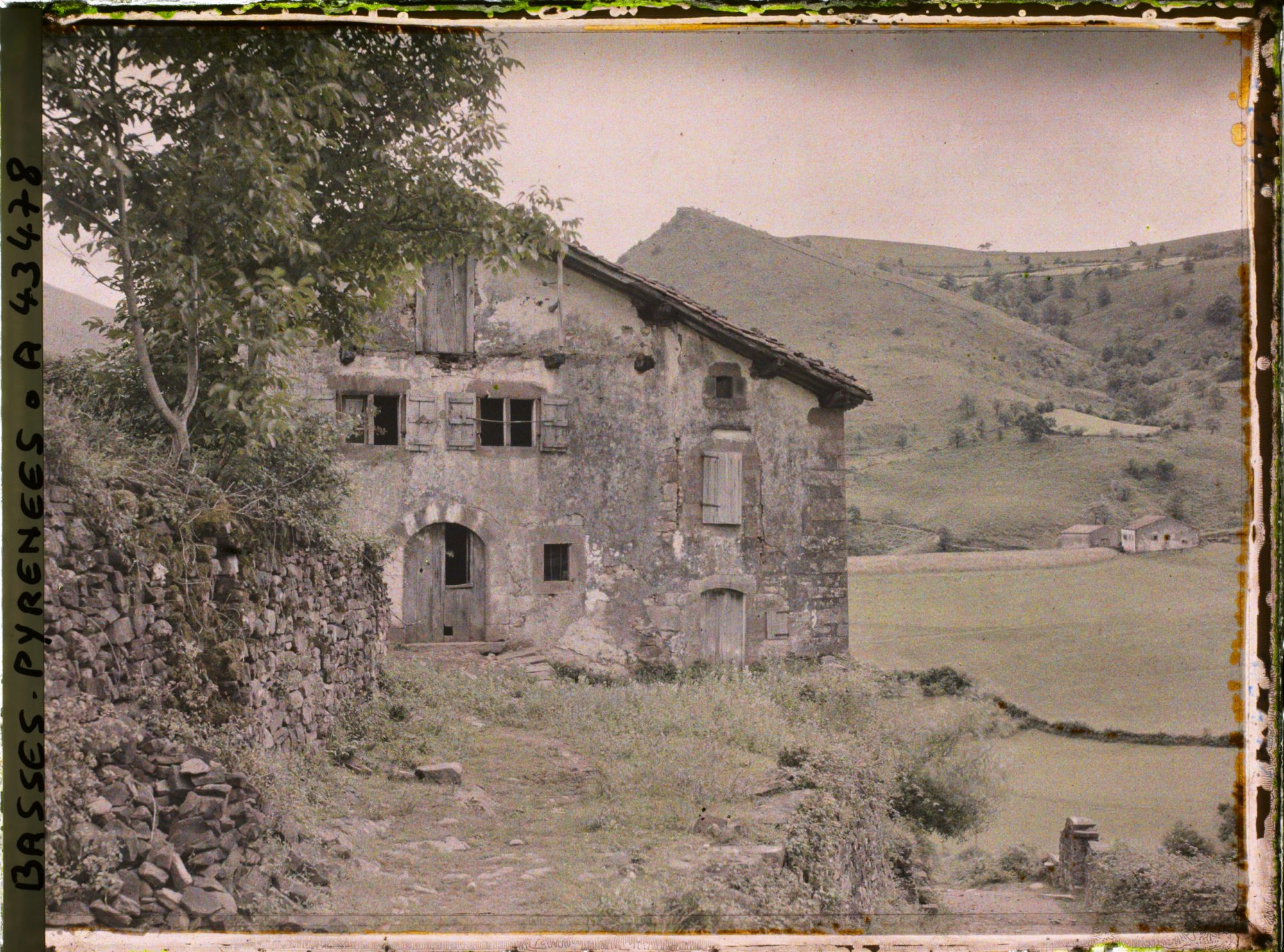 Image représentant France, Bidarray, Vieille ferme s/ le Chemin de l'Eglise