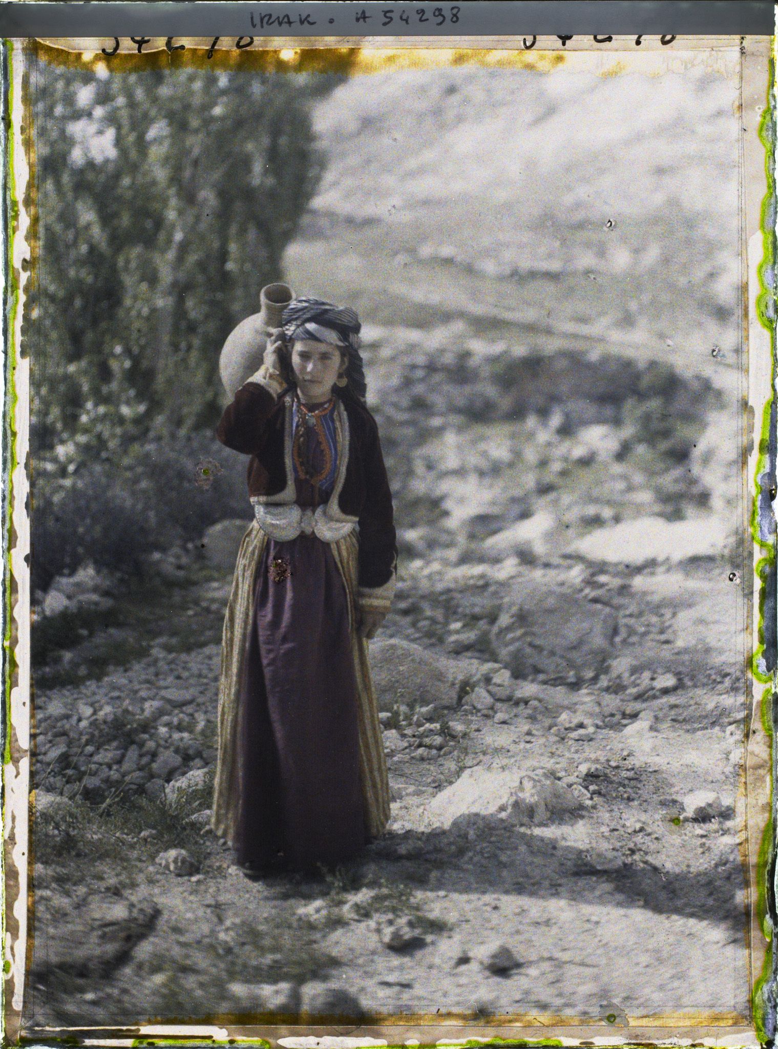 Image représentant Jeune femme kurde