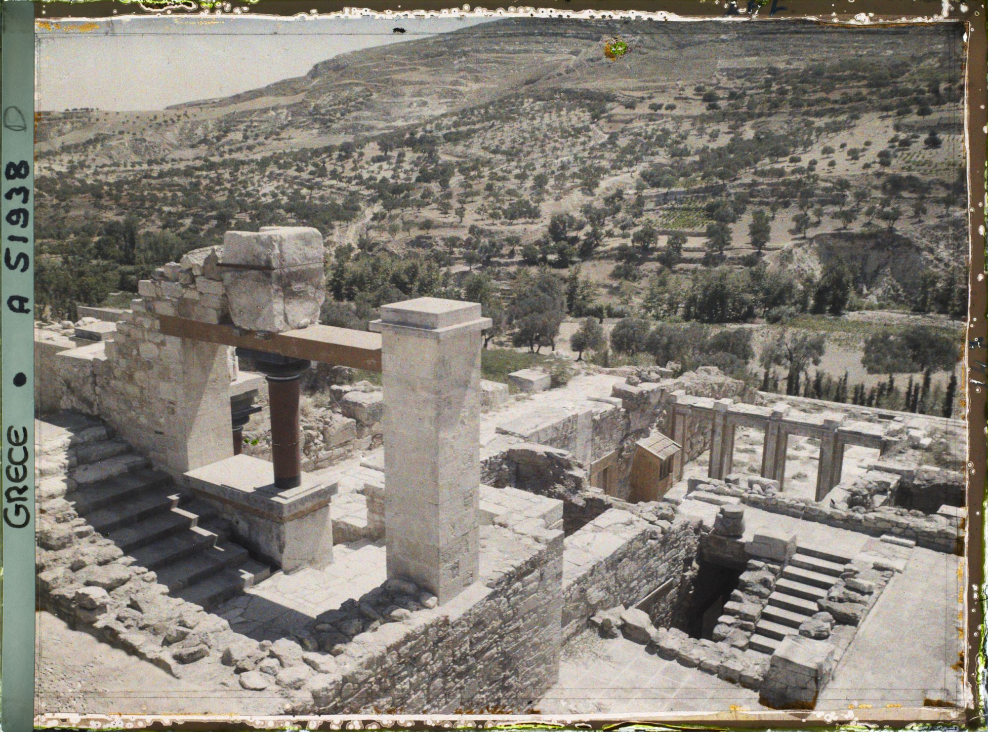 Image représentant Dans l'aile orientale du Palais Megarons (appartements du Roi et de la Reine)