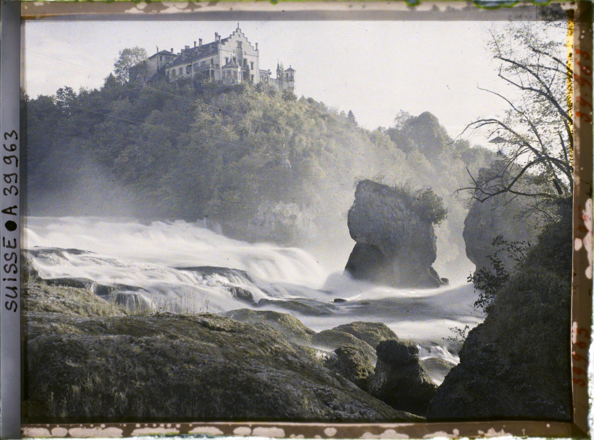 Image représentant Les chutes du Rhin et le château de Laufen