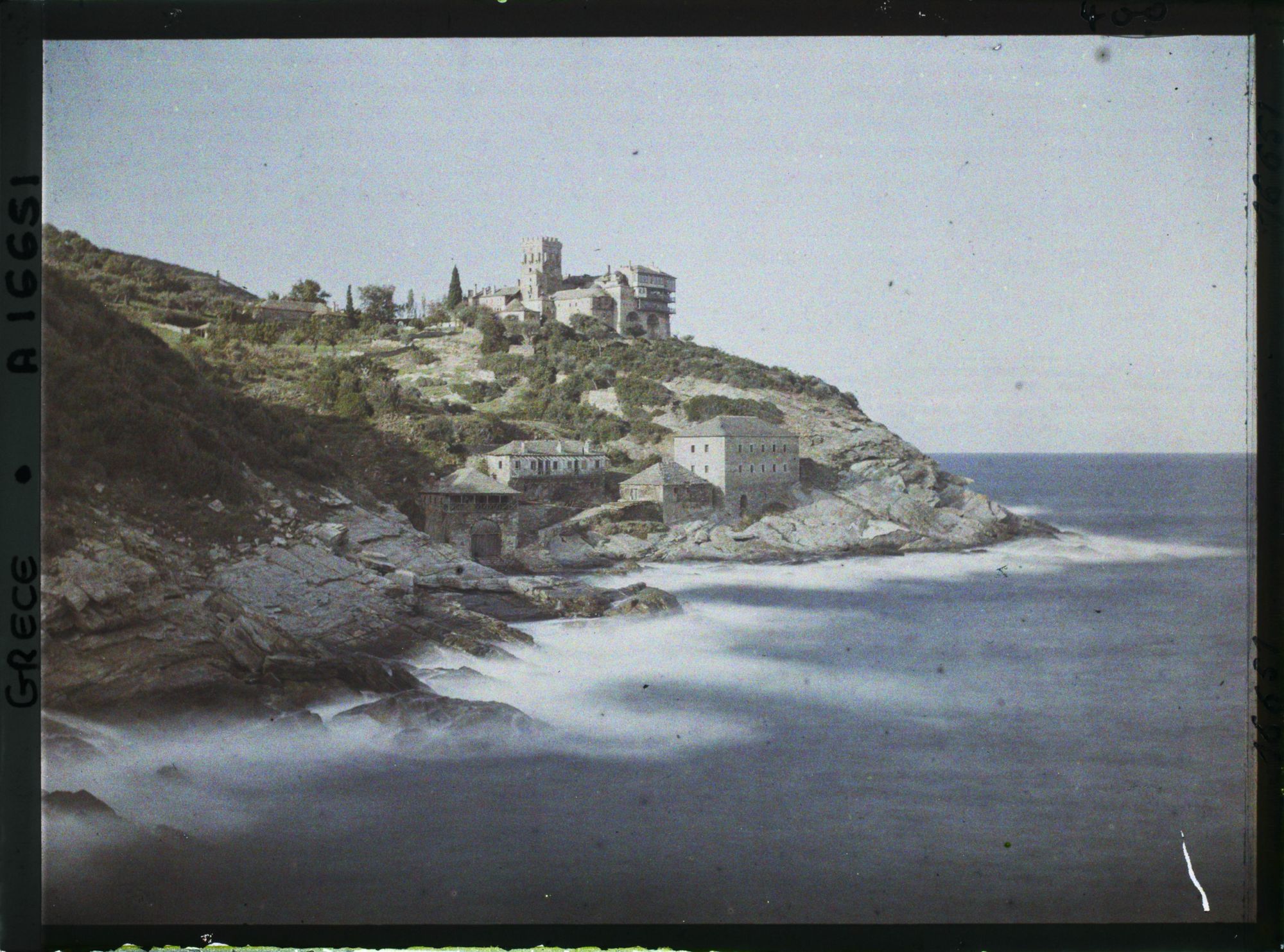 Image représentant Turquie, Mont Athos, Stravonikita, Ensemble du Monastère de Stravonikita, vu de la mer