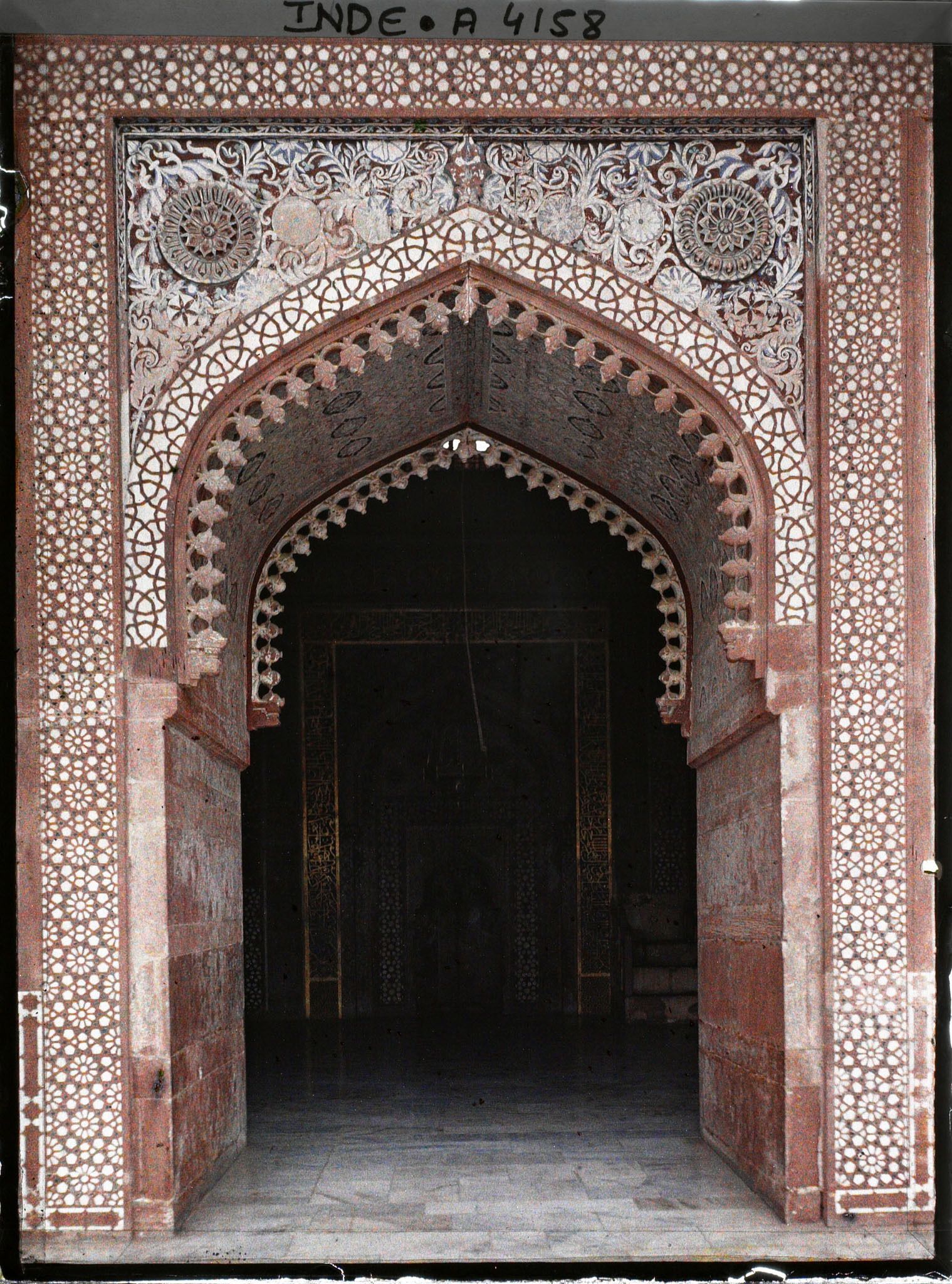 Image représentant Un iwan de Jama masjid ou Grande Mosquée