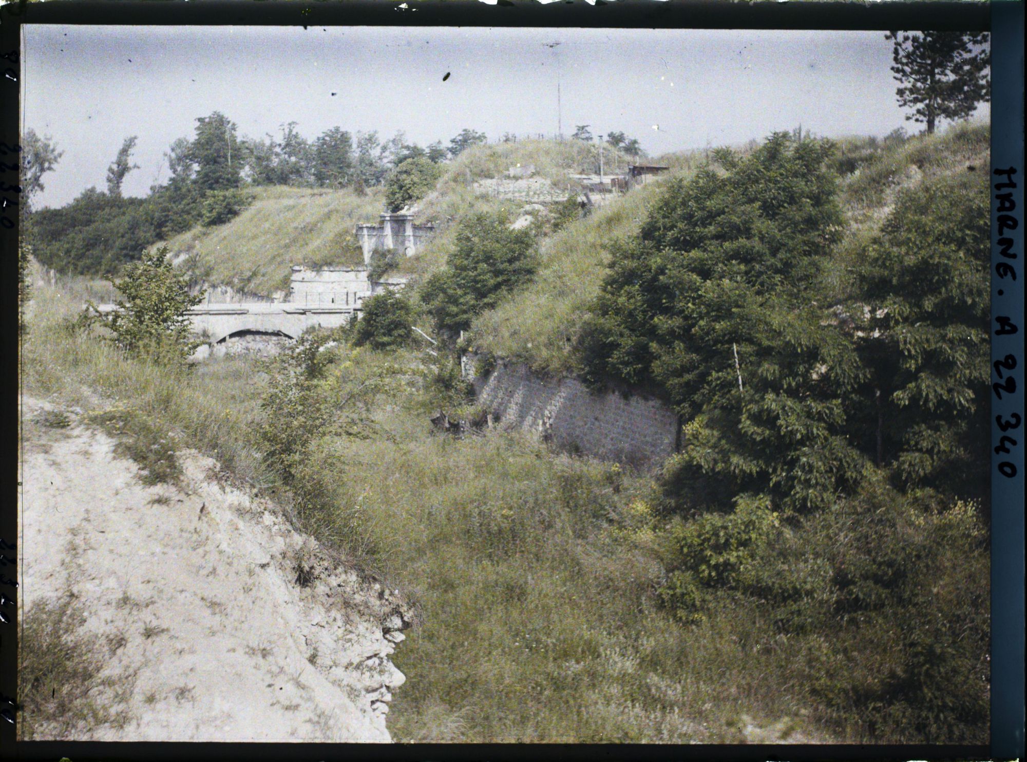 Image représentant France, Vue d'ensemble s/ les fossés du côté de l'entrée du fort