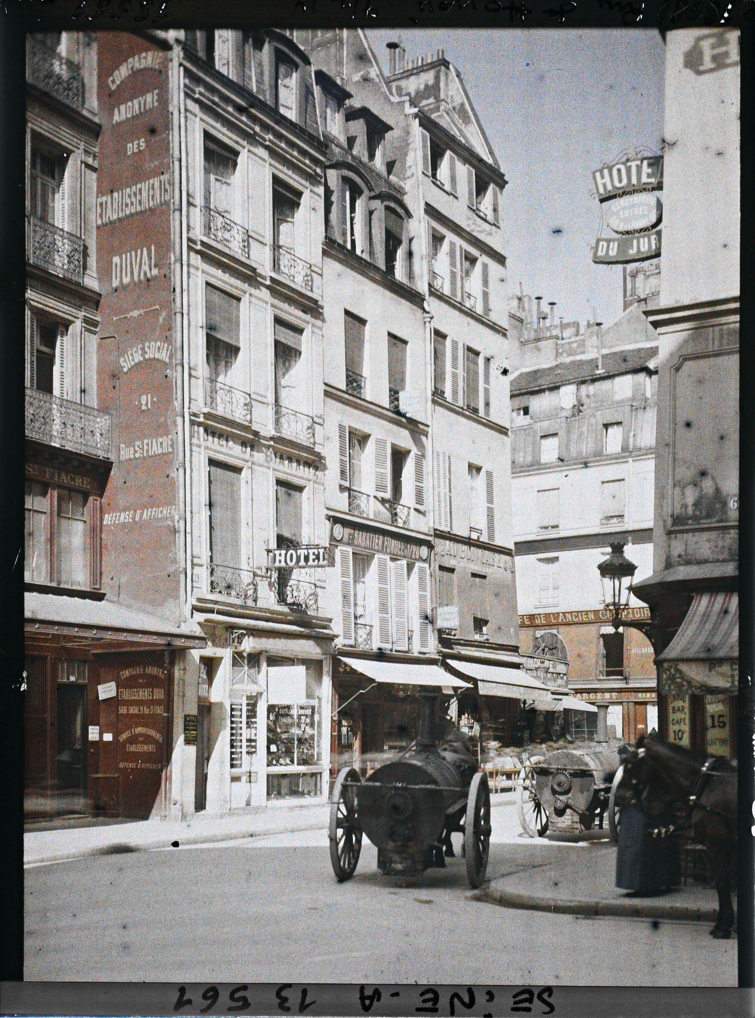 Image représentant La rue St-Honoré, au niveau du numéro 90