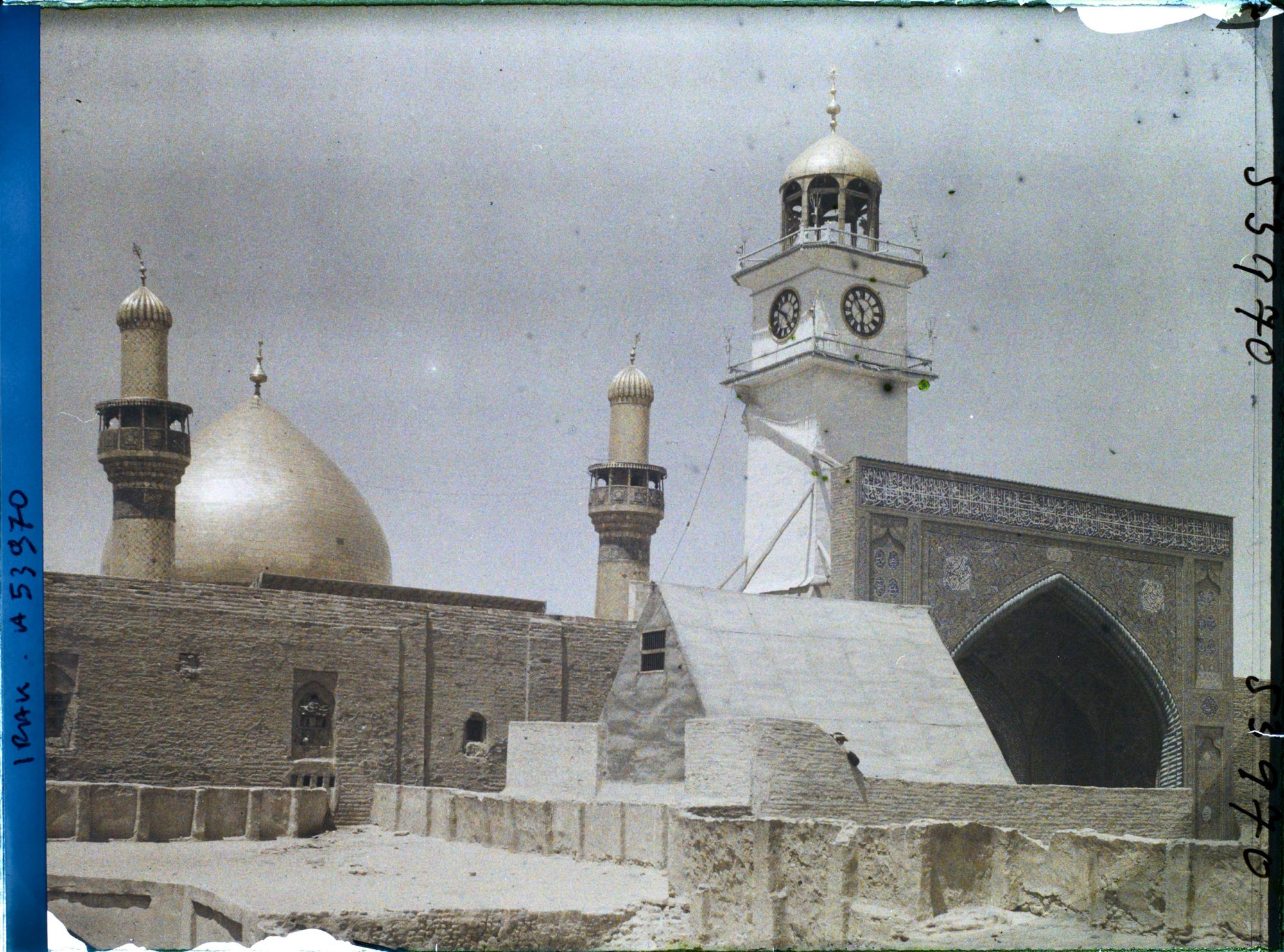Image représentant Dôme et minarets de la mosquée funéraire d'Ali