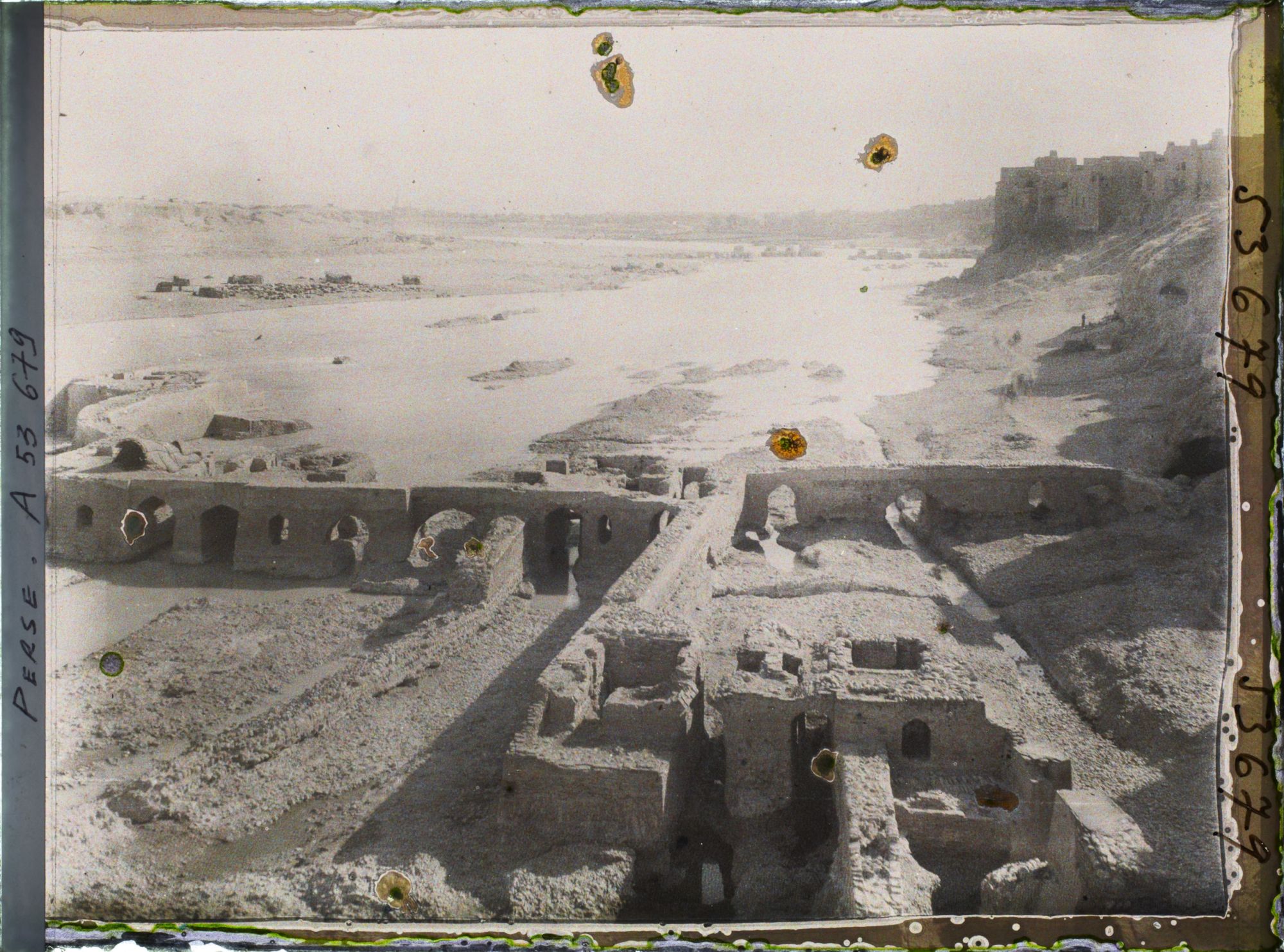 Image représentant Vestiges du grand pont sassanide (vers 260) ou " pont romain " sur la rivière Dez