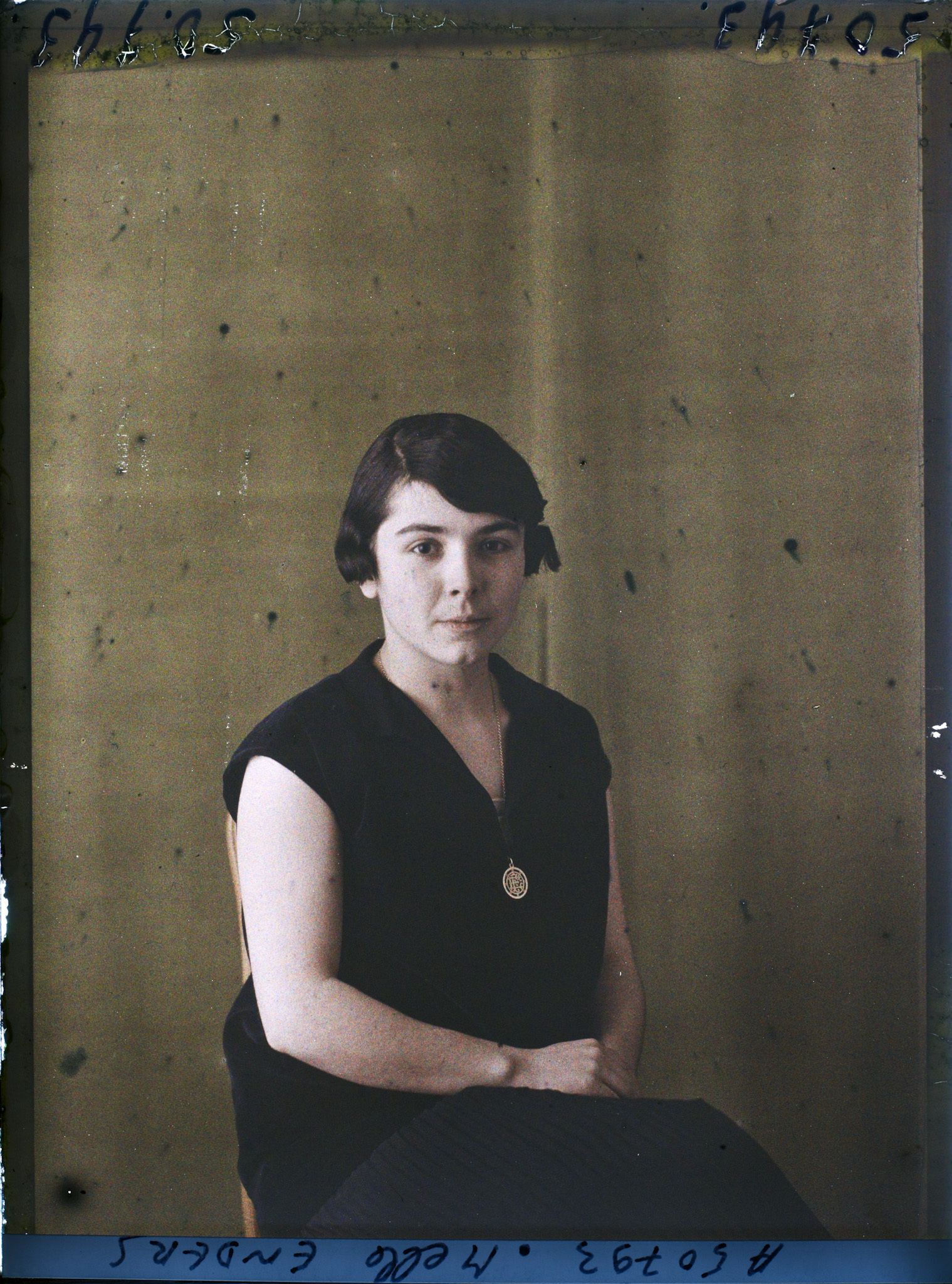 Image représentant https://musee-albert-kahn.s-museum.fr/home/NWQ2OTAwYzNmYjZlZTk1ZWQwODJmMjY4L2dlbmVyaWMtbm90aWNlLXRhYi9hdXRob3JpdHkvNjE3YTc5ZjVjZjhiODk2OGIzMzM3ZDIx/5d6900c3fb6ee95ed082f268/generic-notice-tab/authority/617a79ebcf8b8968b3336c8d Mademoiselle Enders