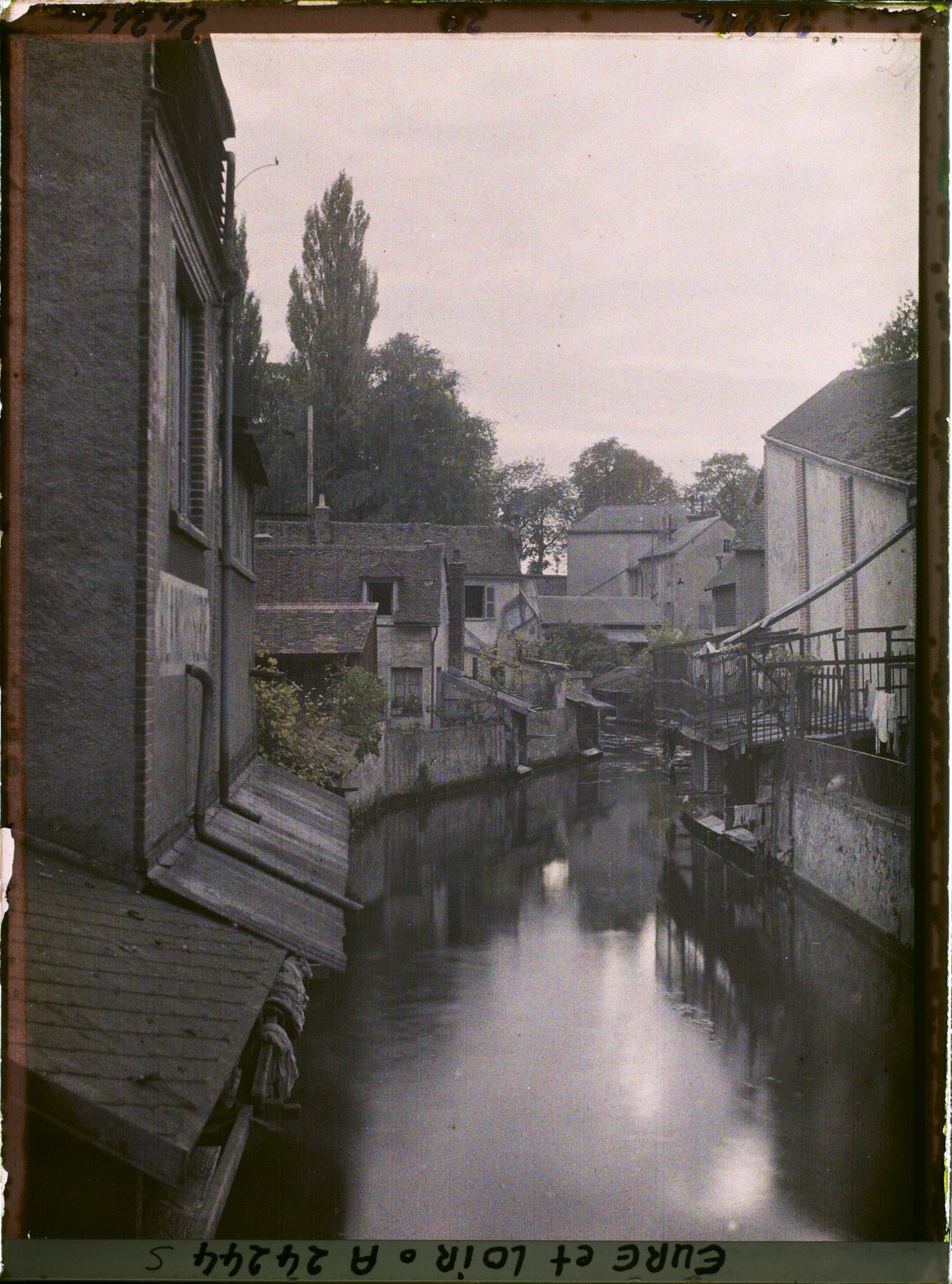 Image représentant Les lavoirs sur la Blaise, vus depuis la rue Saint-Martin ?