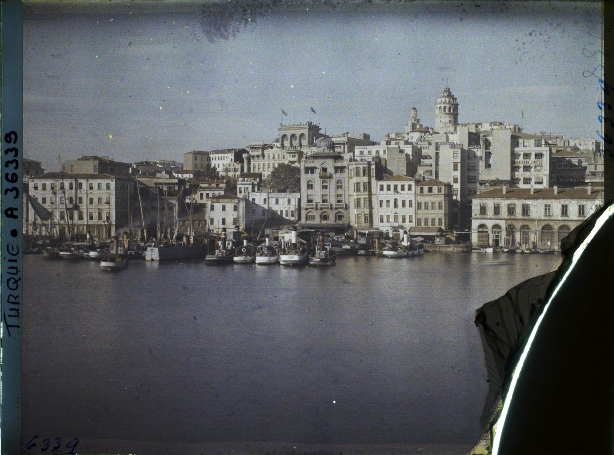 Image représentant Les quais du quartier de Galata