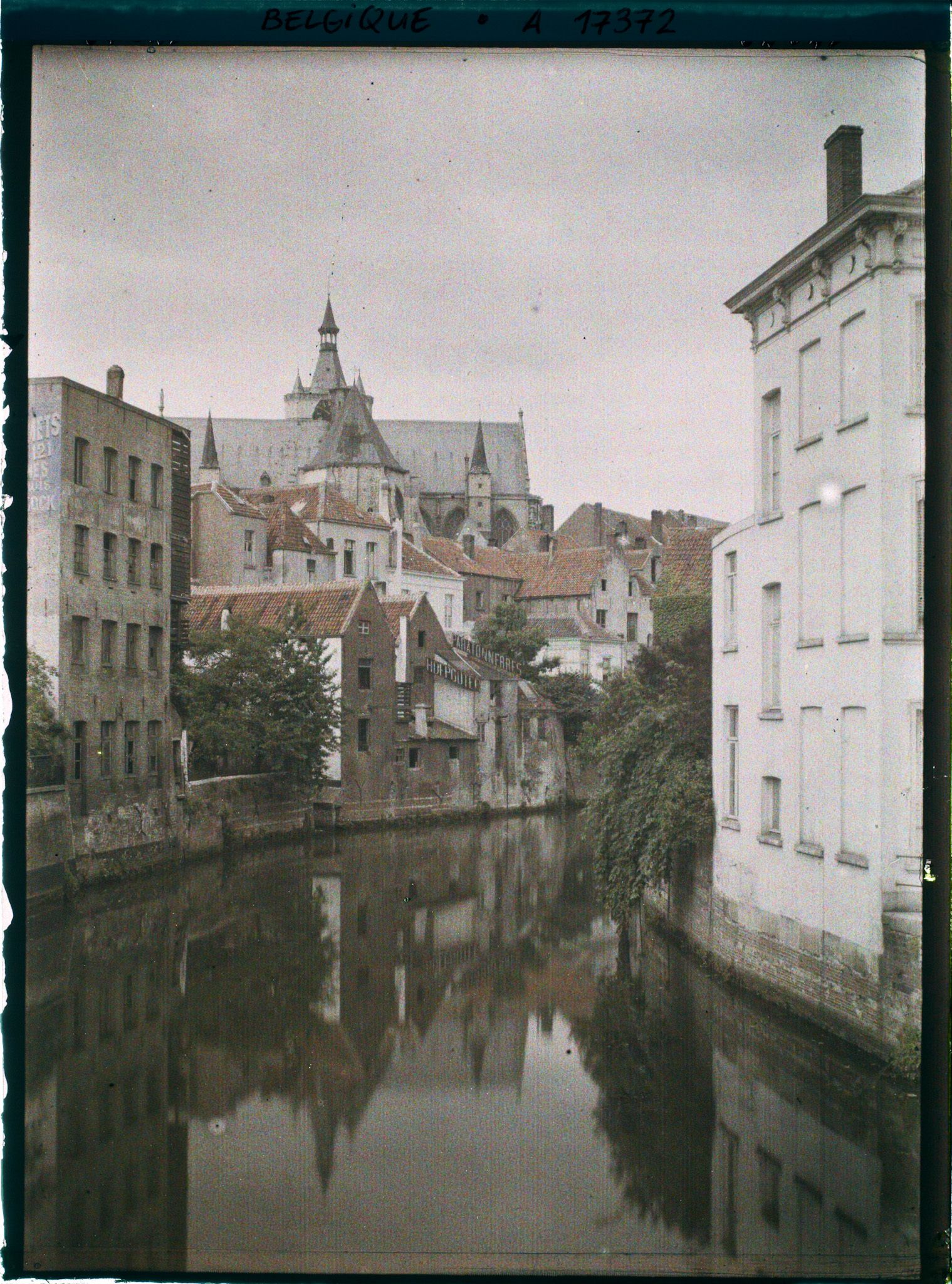 Image représentant Belgique, Malines, Les Bords de la Dyle et l'Eglise Notre Dame