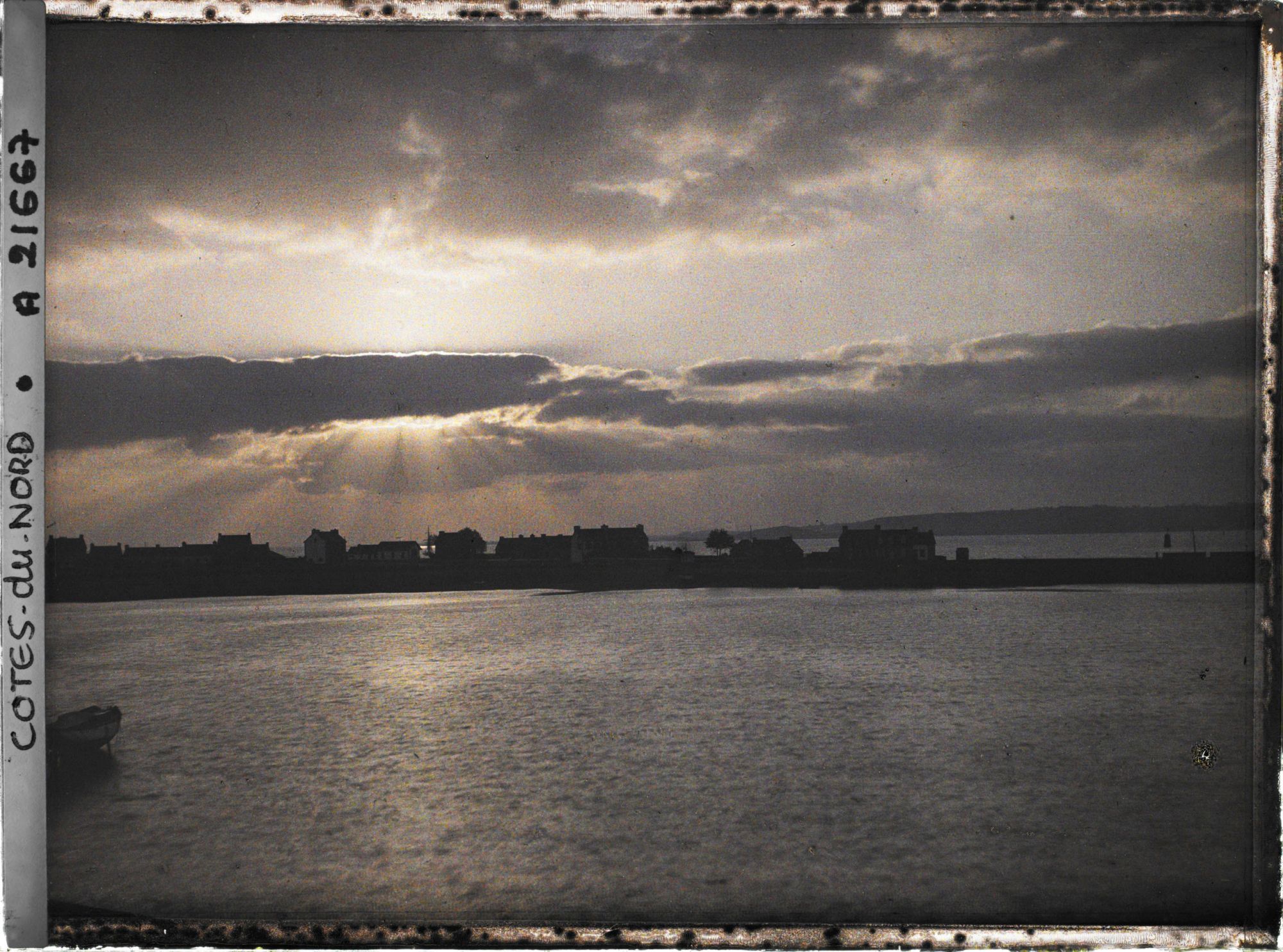 Image représentant Lever de soleil sur la rade de Perros-Guirec