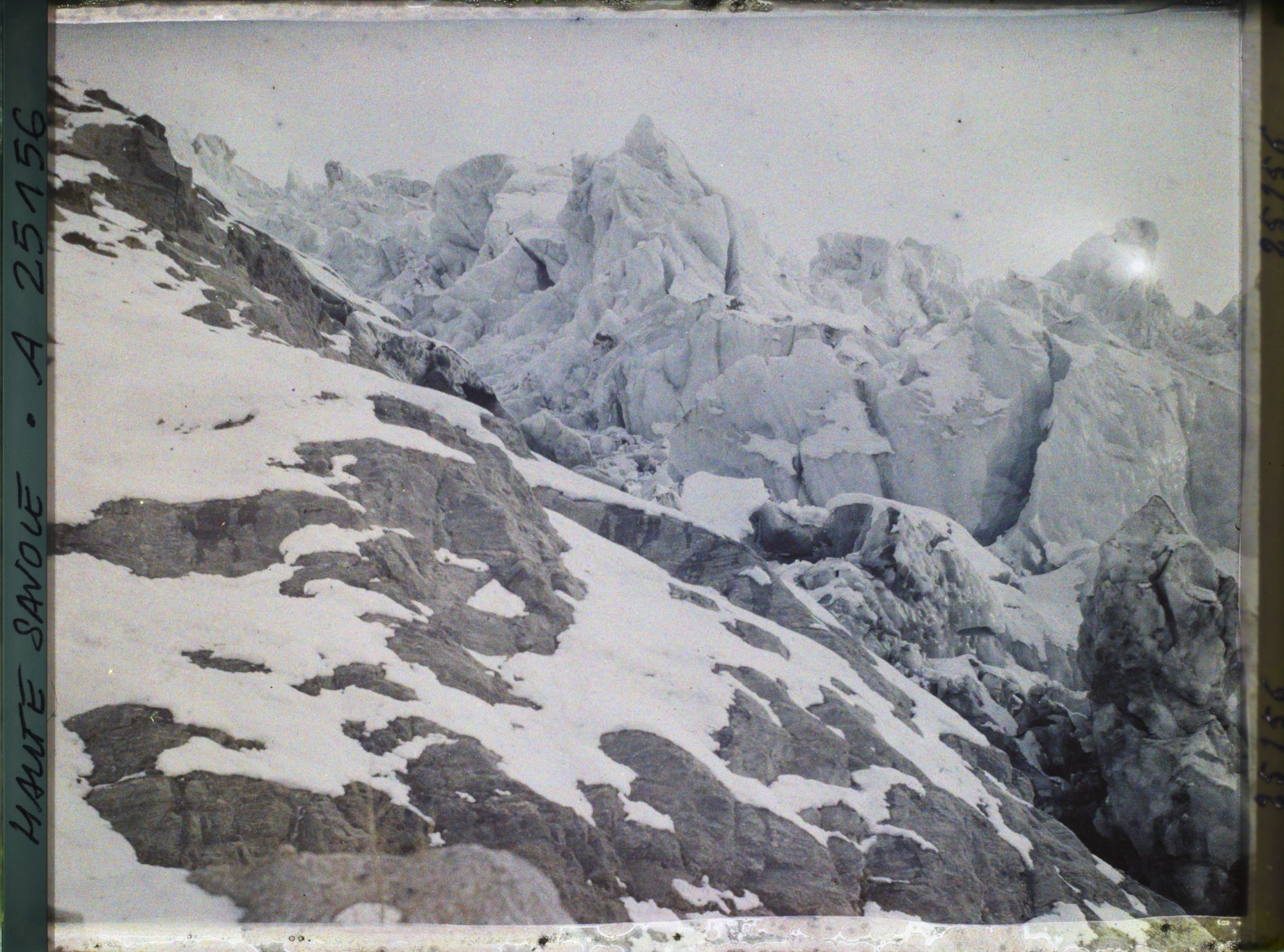 Image représentant France Les Alpes, Glacier des Bossons : Séracs du Glacier Supérieur des Bossons