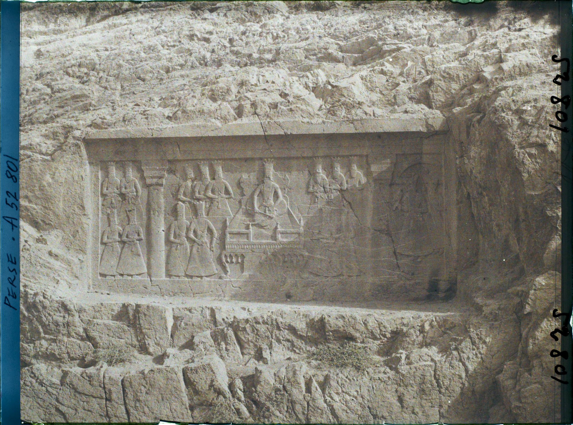 Image représentant Source de Cheshmeh-Ali, bas-relief de Fath Ali shah