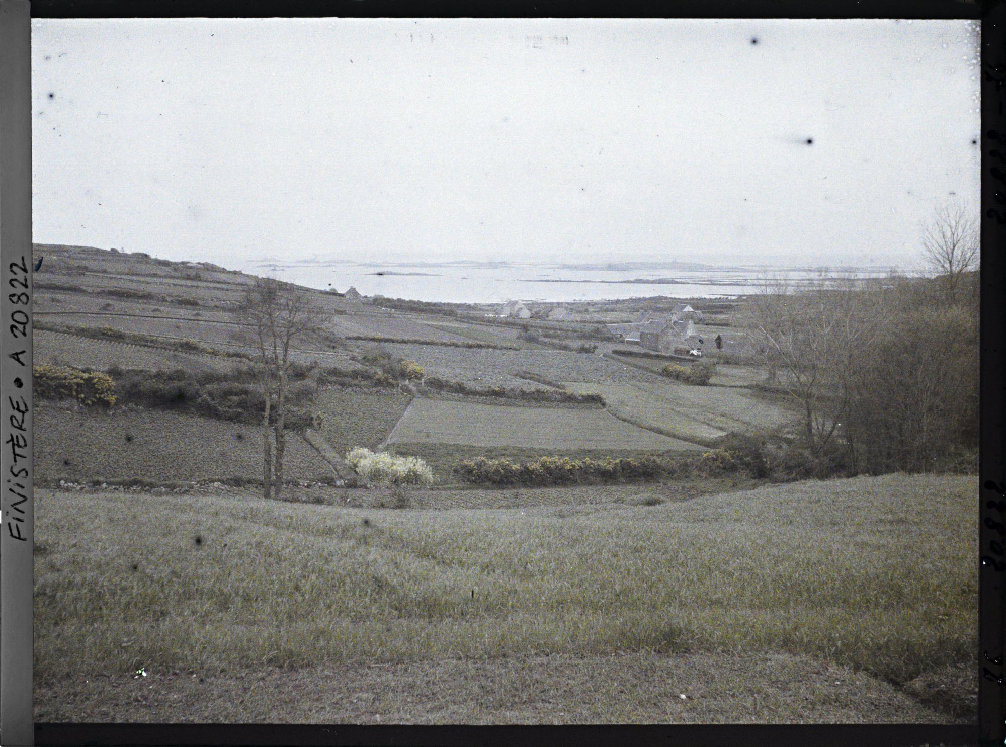 Image représentant Les cultures près du hameau de Trofeuteun
