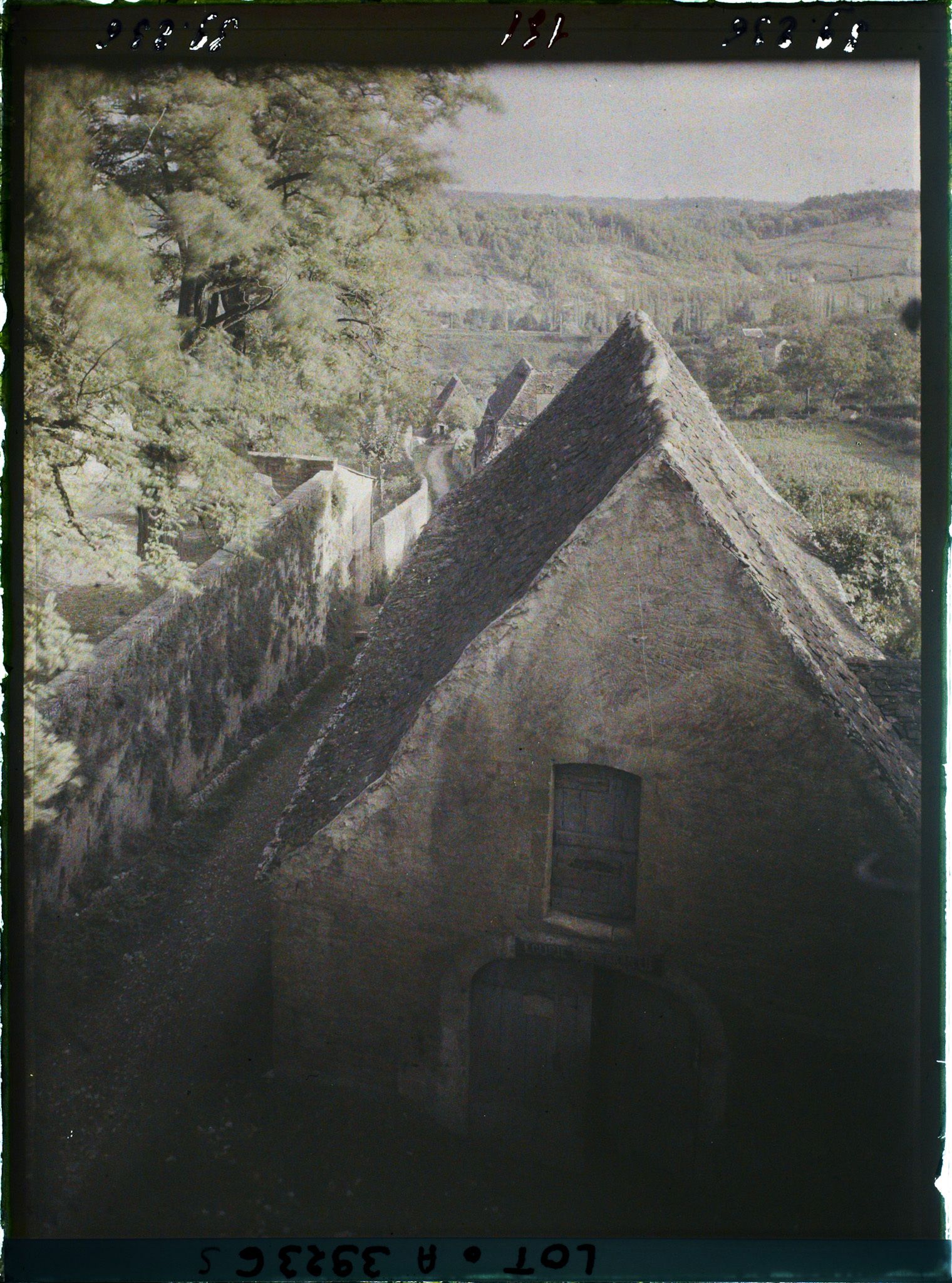 Image représentant France, Gourdon (Lot), Vieille toiture