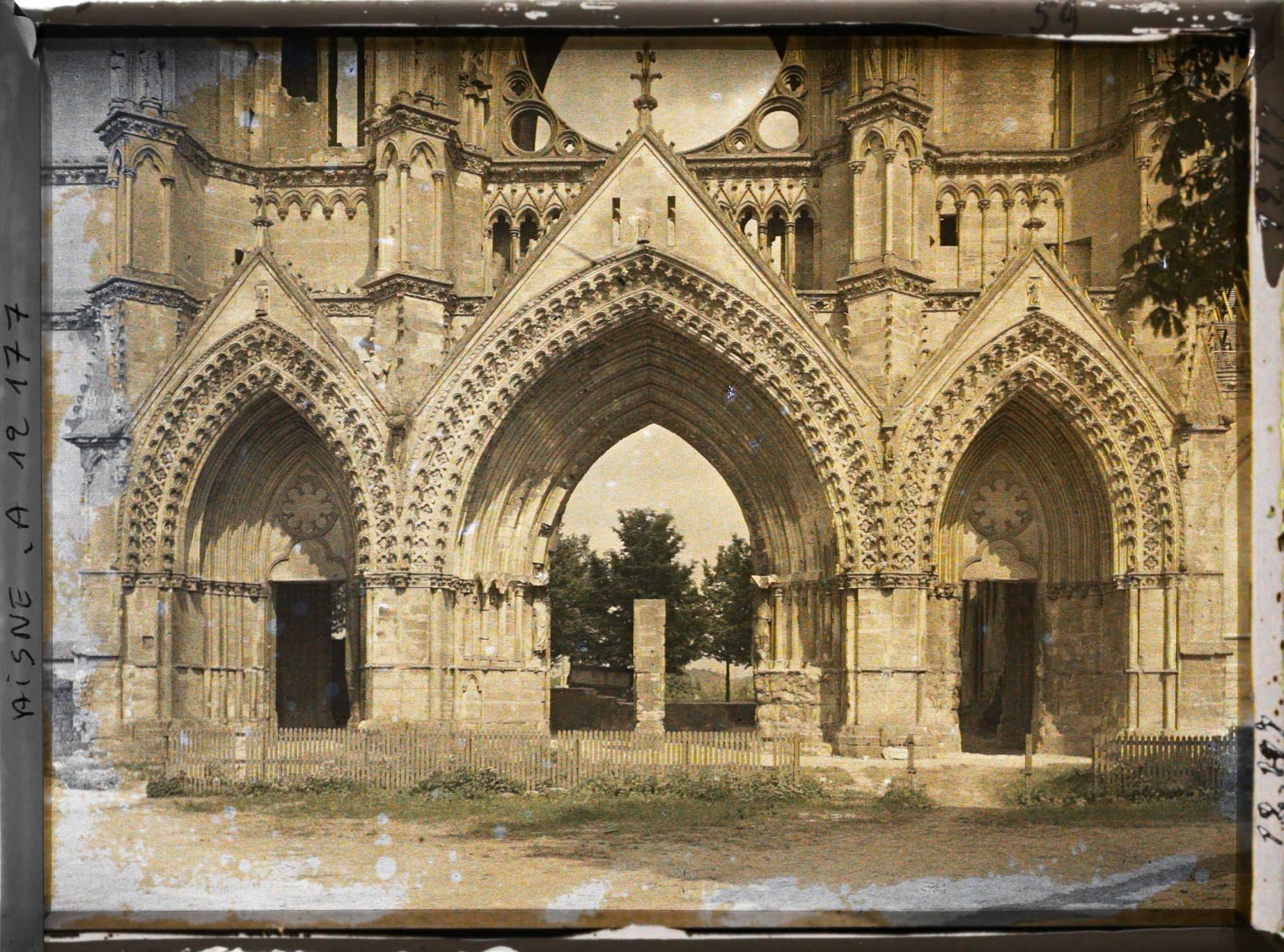 Image représentant Les trois porches de Saint-Jean-des-Vignes