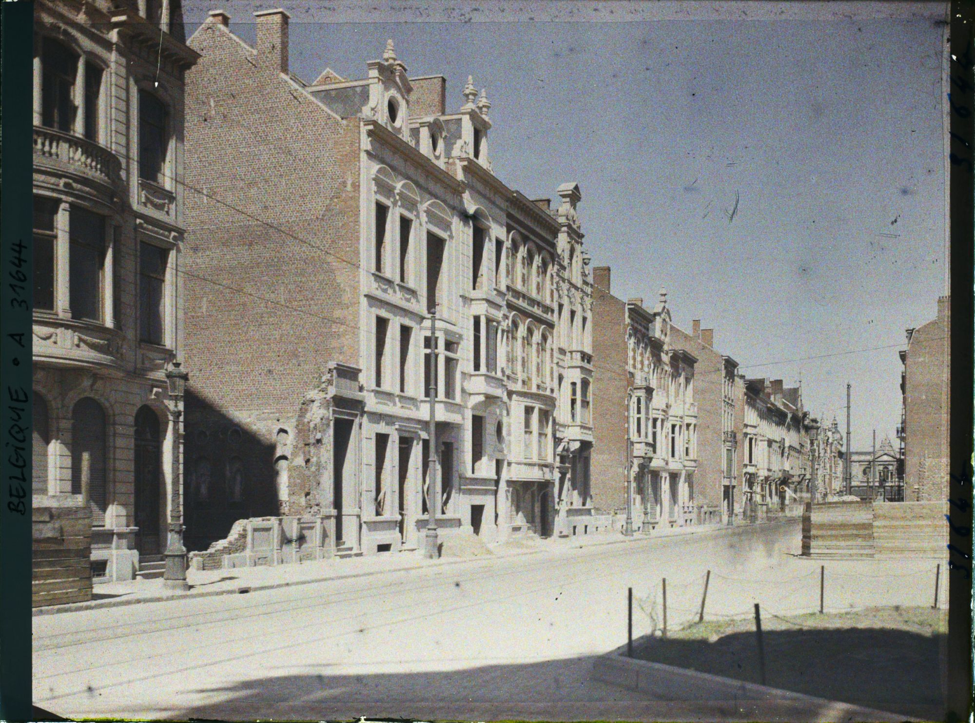 Image représentant Belgique, Louvain, La Rue des Alliés reconstruite vers la Gare