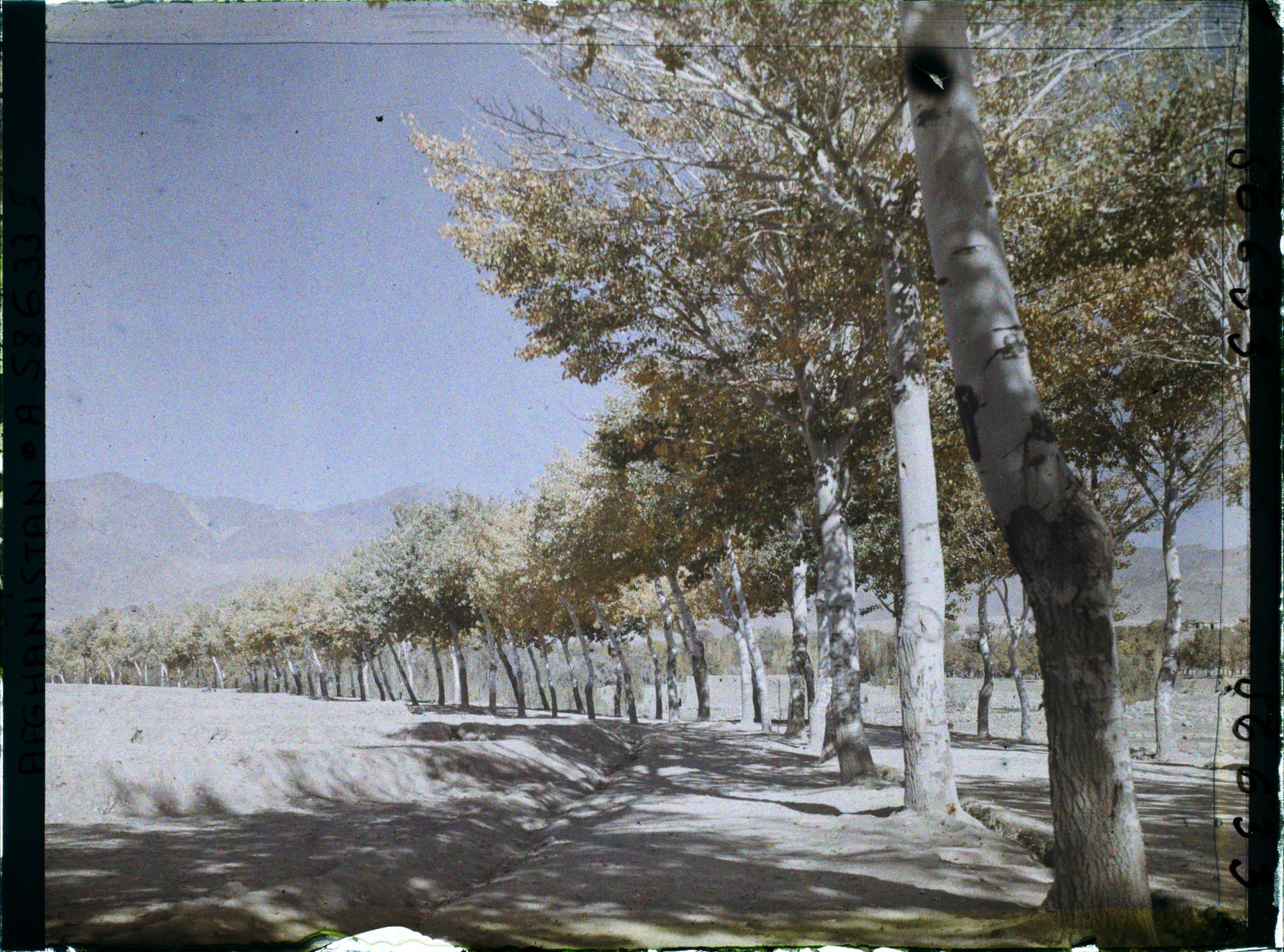 Image représentant Afghanistan, Kaboul, La route de Paghman Kaboul, autre aspect