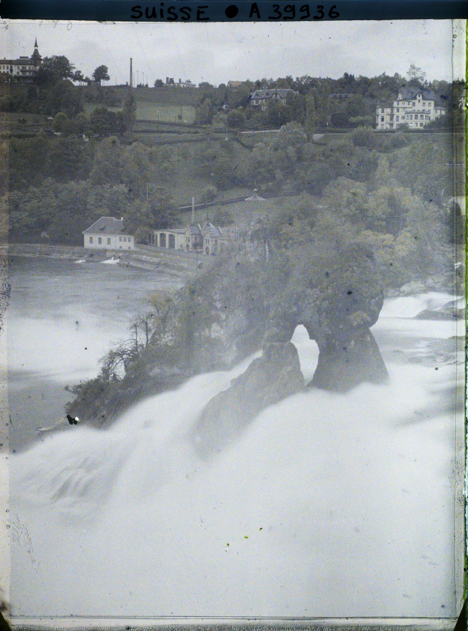 Image représentant Les chutes du Rhin vues du château de Laufen