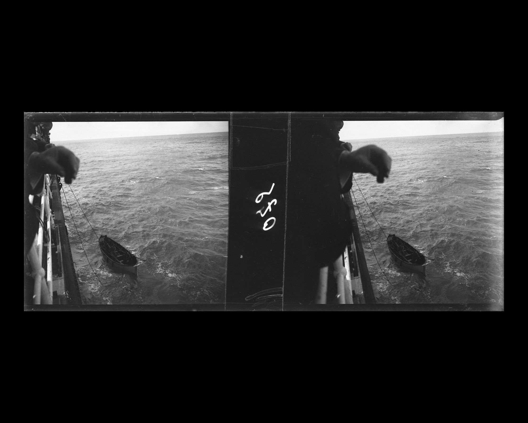 Image représentant Manoeuvres d'accostage de la chaloupe du Korea