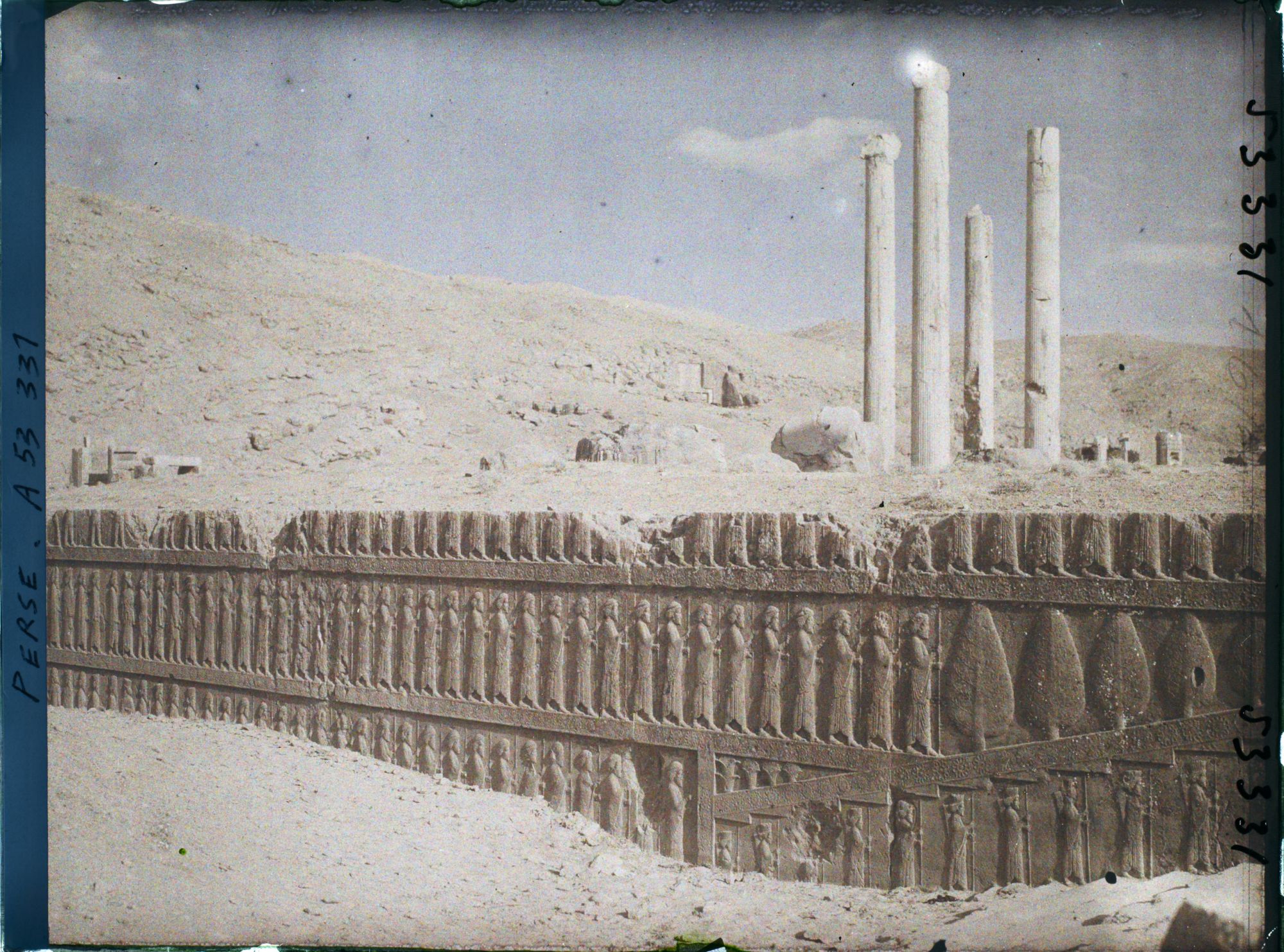 Image représentant Escalier nord de l'Apadana, procession de gardes perses et mèdes