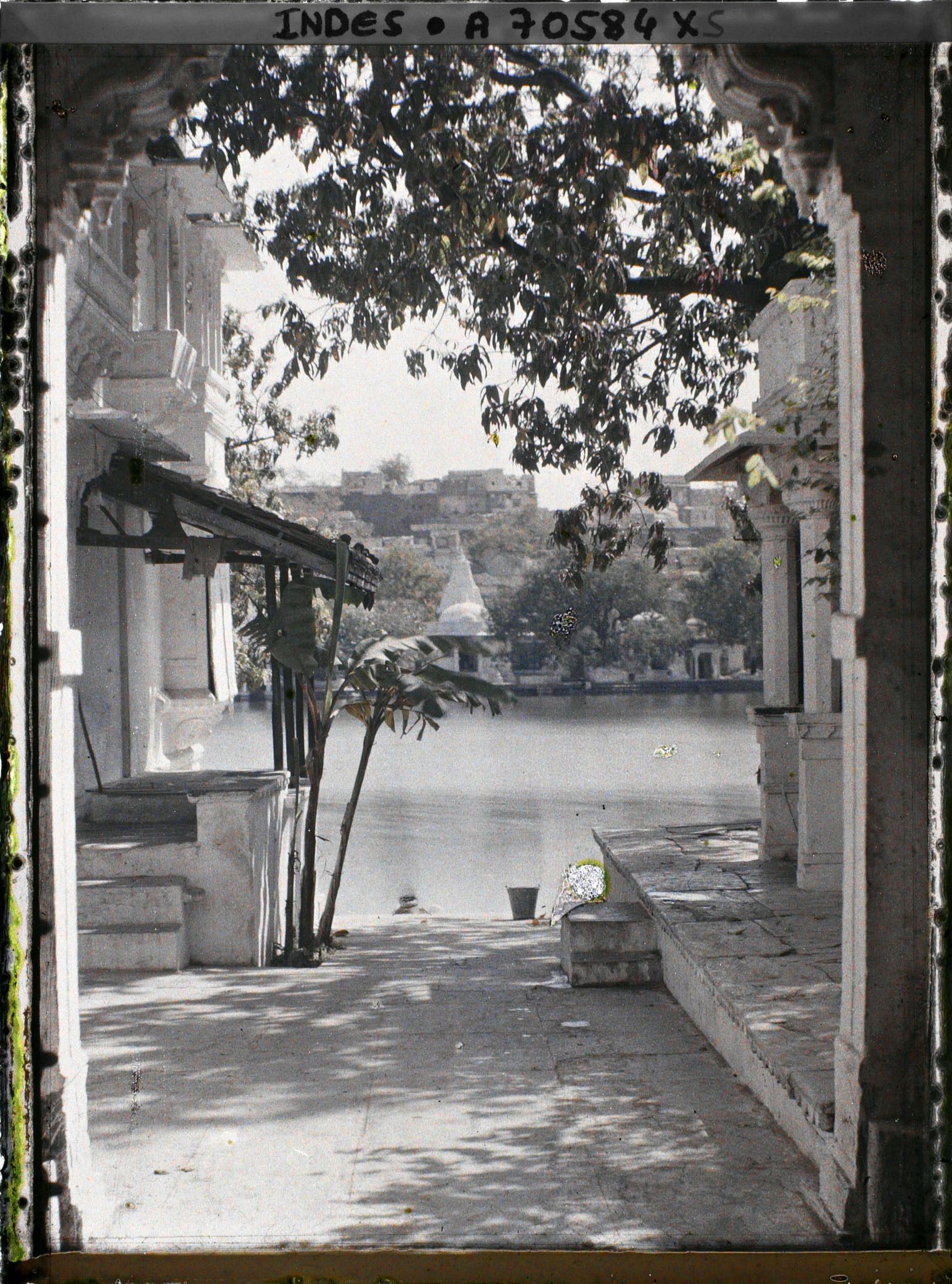 Image représentant Ruelle donnant sur le lac Pichola