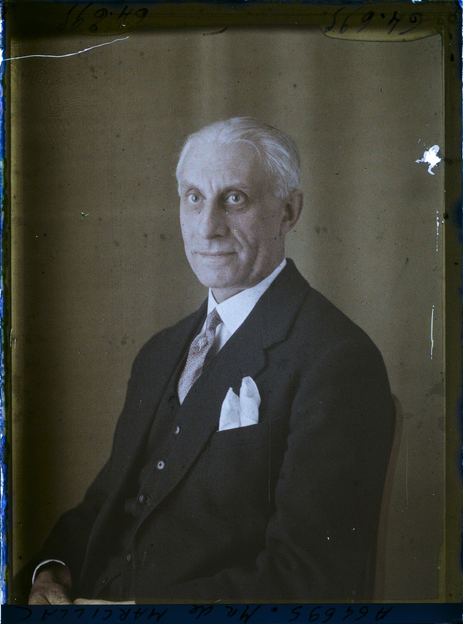 Image représentant https://musee-albert-kahn.s-museum.fr/home/NWQ2OTAwYzNmYjZlZTk1ZWQwODJmMjY4L2dlbmVyaWMtbm90aWNlLXRhYi9hdXRob3JpdHkvNjE3YTc5ZjVjZjhiODk2OGIzMzM3ZDIx/5d6900c3fb6ee95ed082f268/generic-notice-tab/authority/617a79ebcf8b8968b3337336 Monsieur André Combret de Marcillac