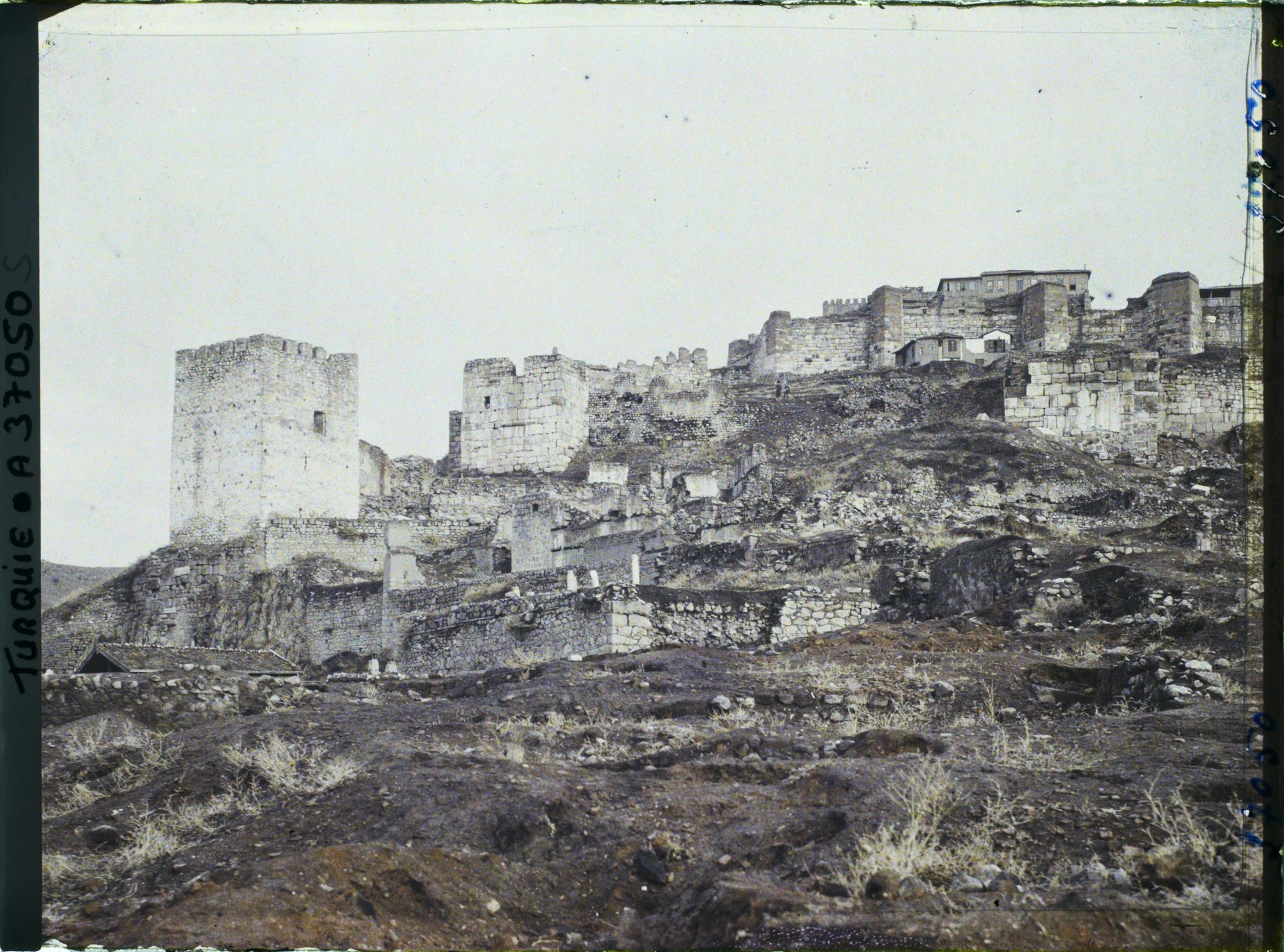Image représentant Turquie, Angora, Tour de l'angle Sud Ouest de la Ville haute
